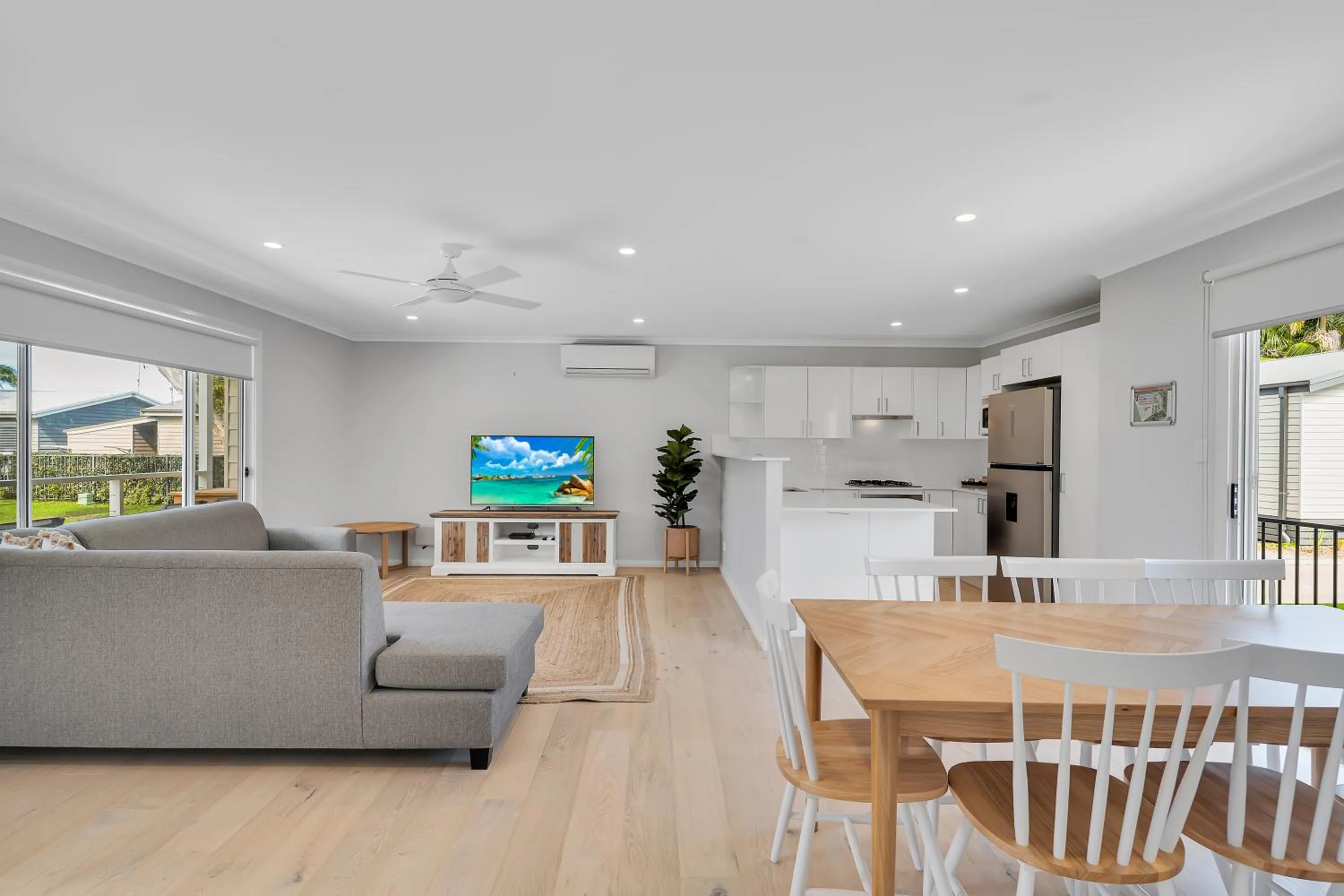 Living room in Ingenia Holidays Middle Rock