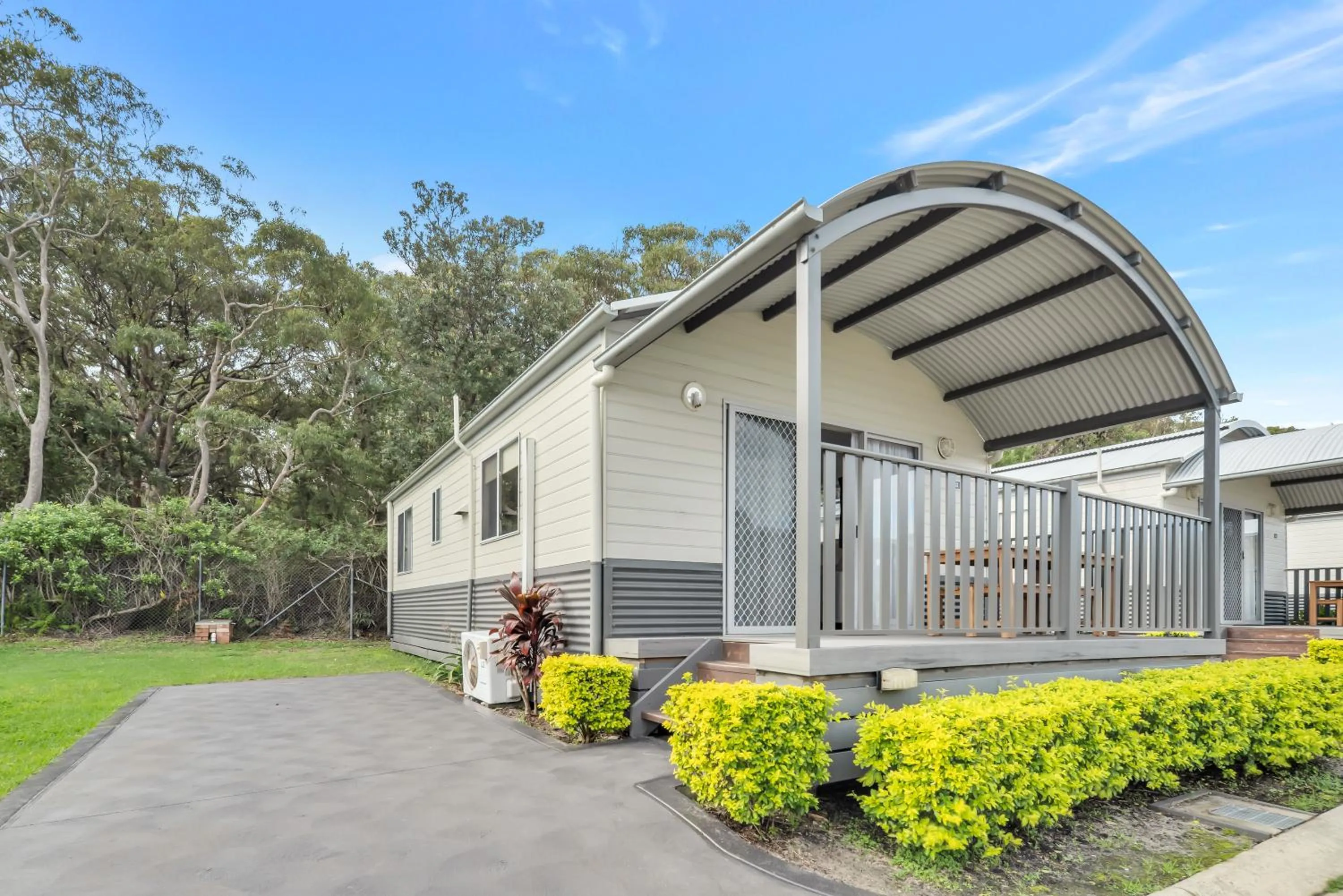 Facade/entrance in Ingenia Holidays Middle Rock