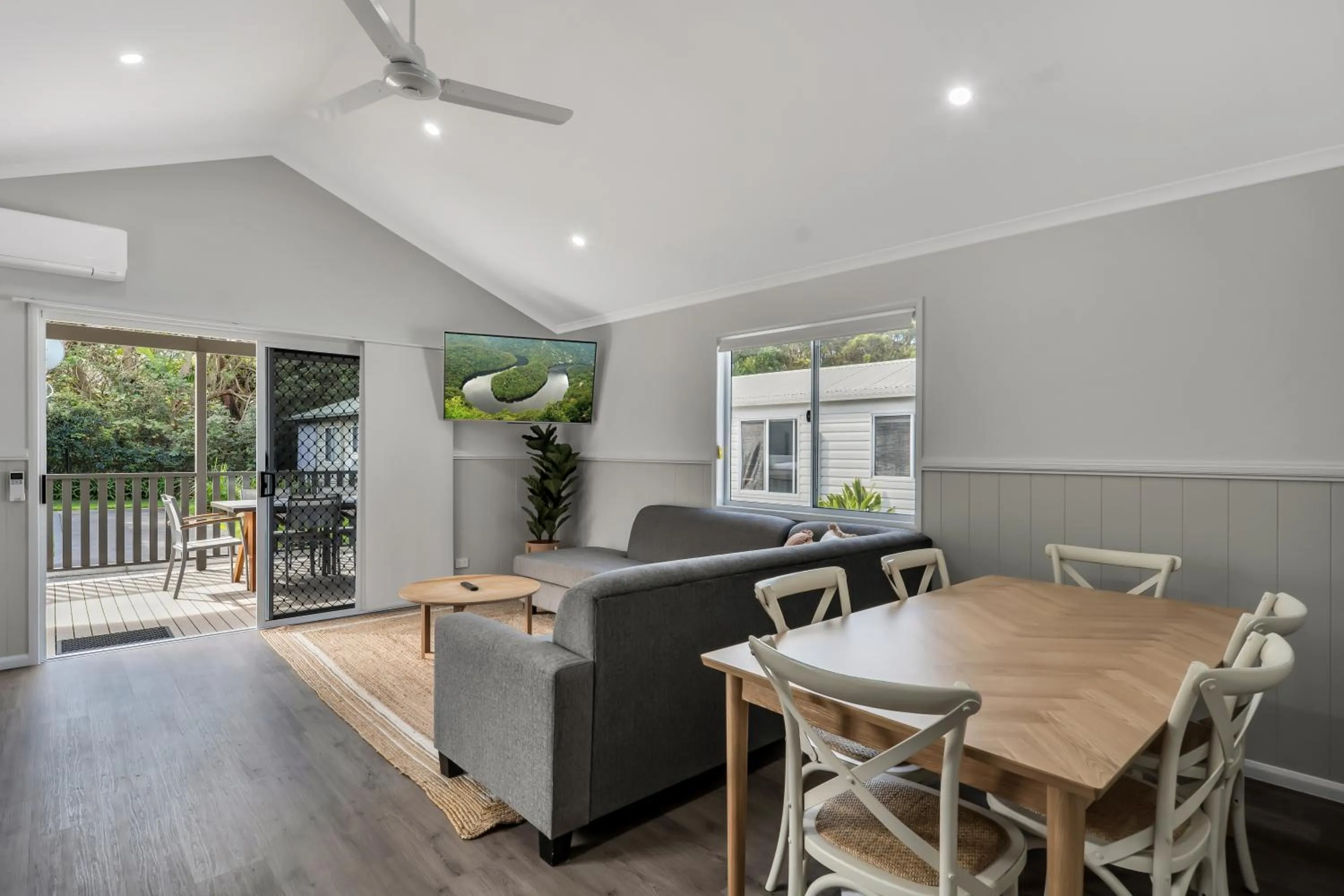 Seating area in Ingenia Holidays Middle Rock