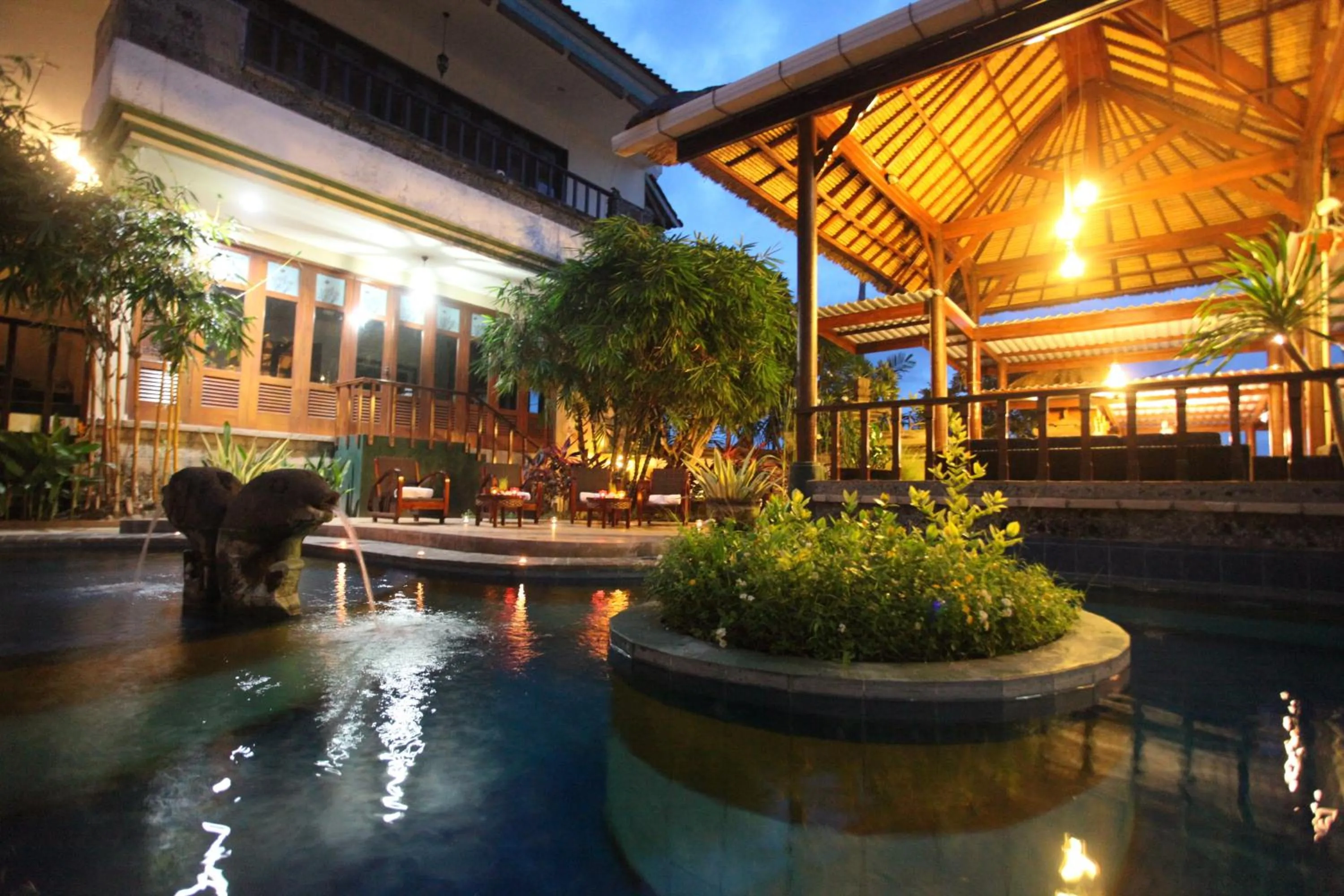 Swimming pool in Sanur Seaview Hotel