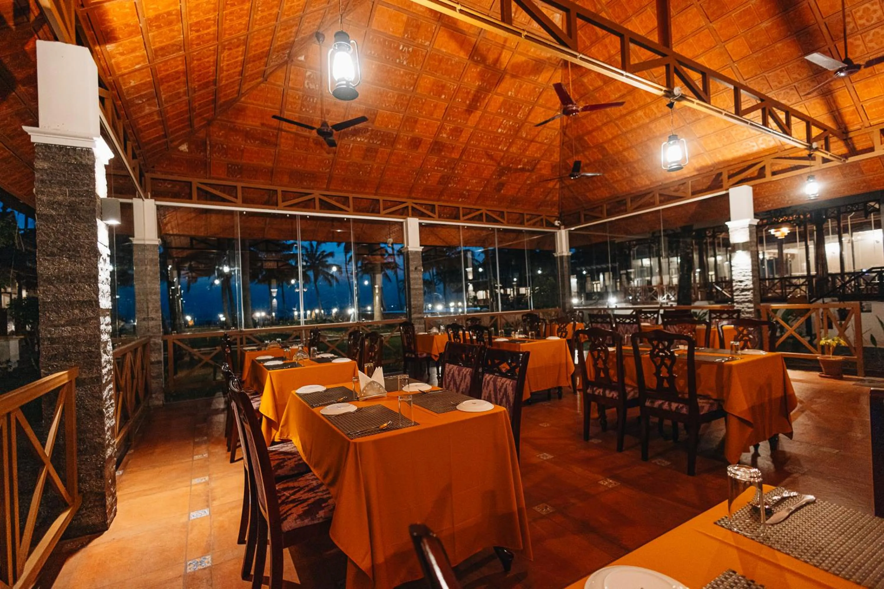 Restaurant/places to eat in Cocobay Resort Kumarakom