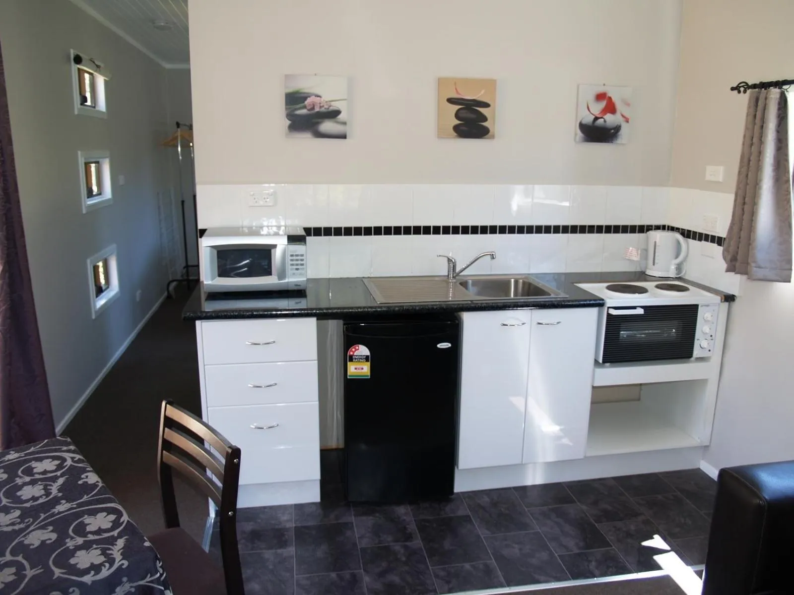 Kitchen or kitchenette in Launceston Holiday Park Legana