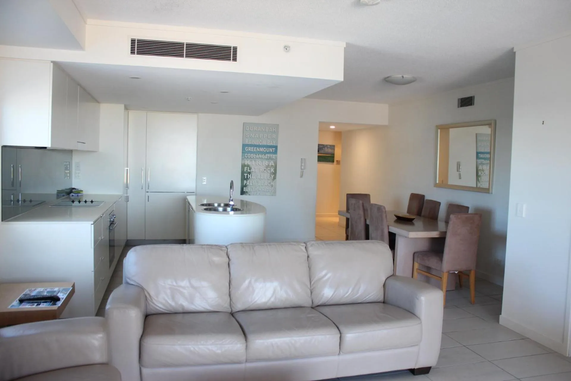 Photo of the whole room in Blue C Coolangatta