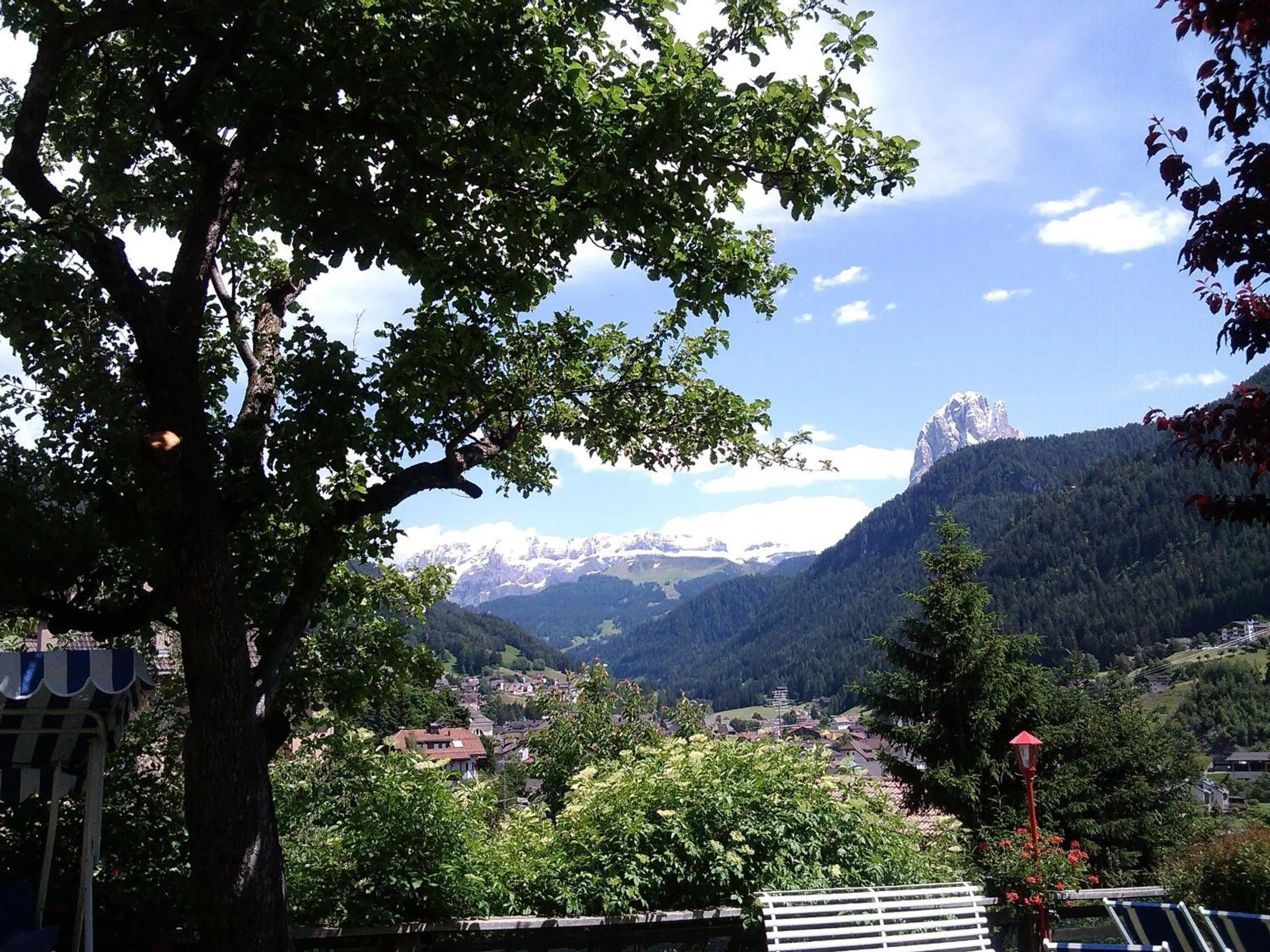 Facade/entrance in Hotel Villa Emilia