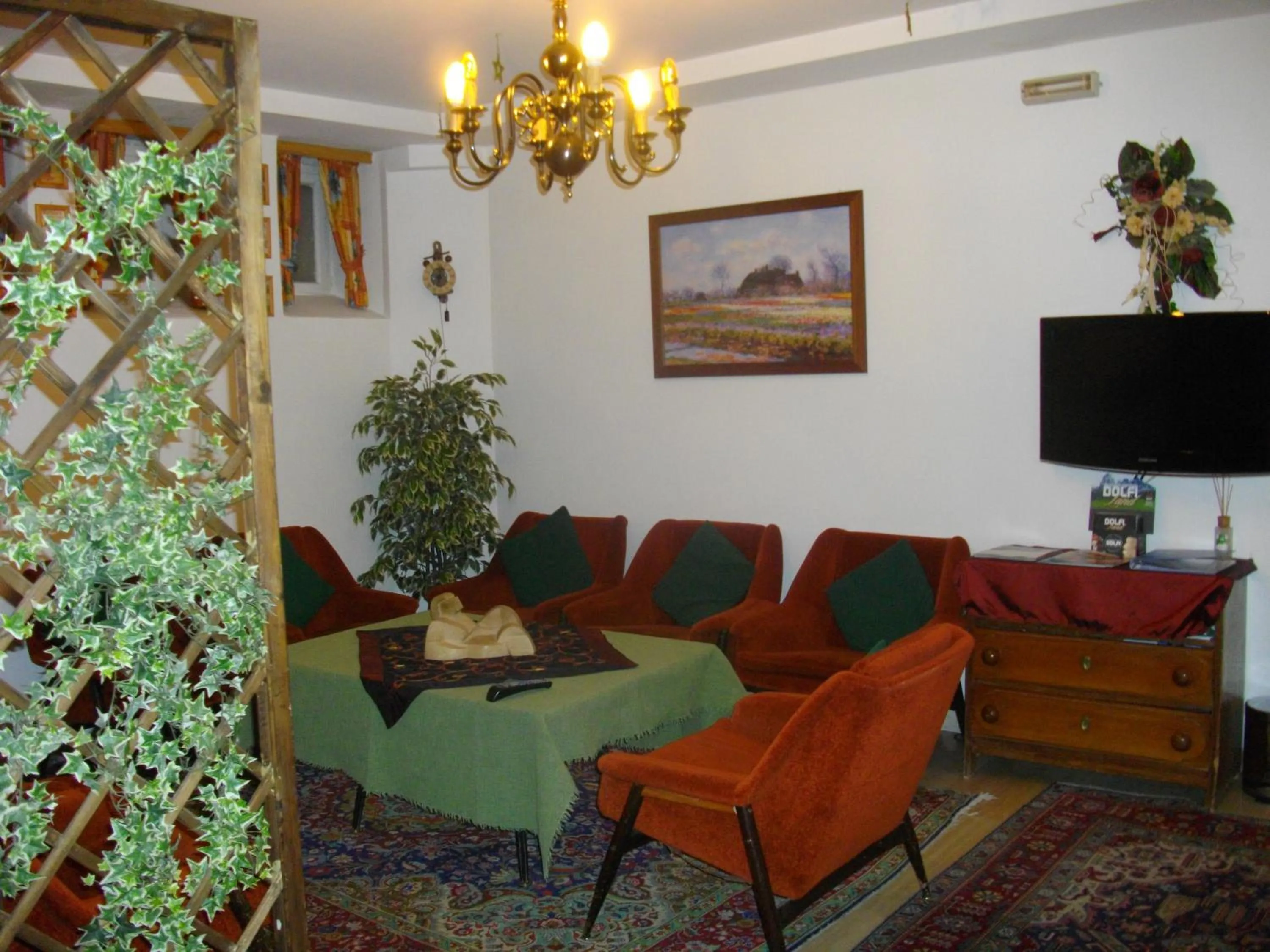 TV and multimedia in Hotel Villa Emilia