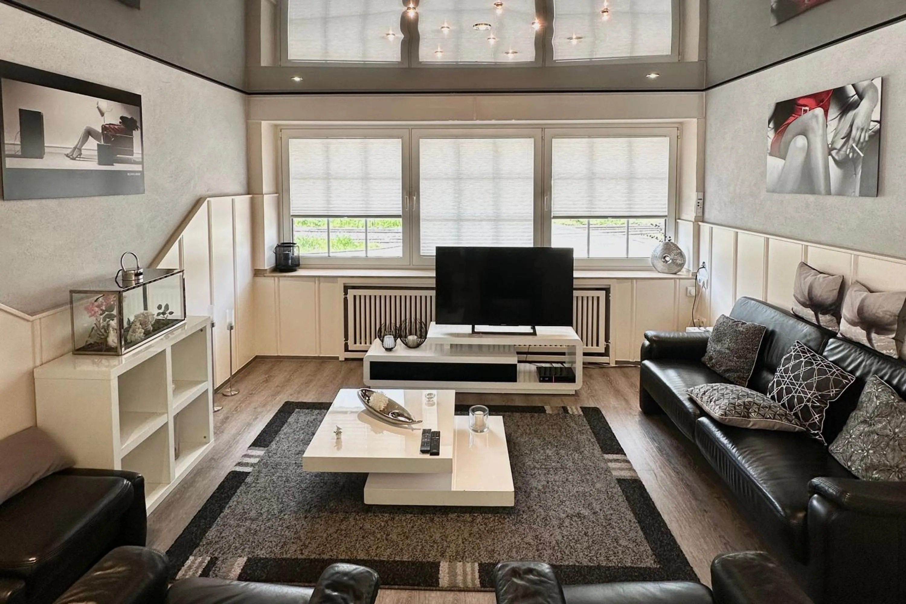 Communal lounge/ TV room in Hotel Imperial