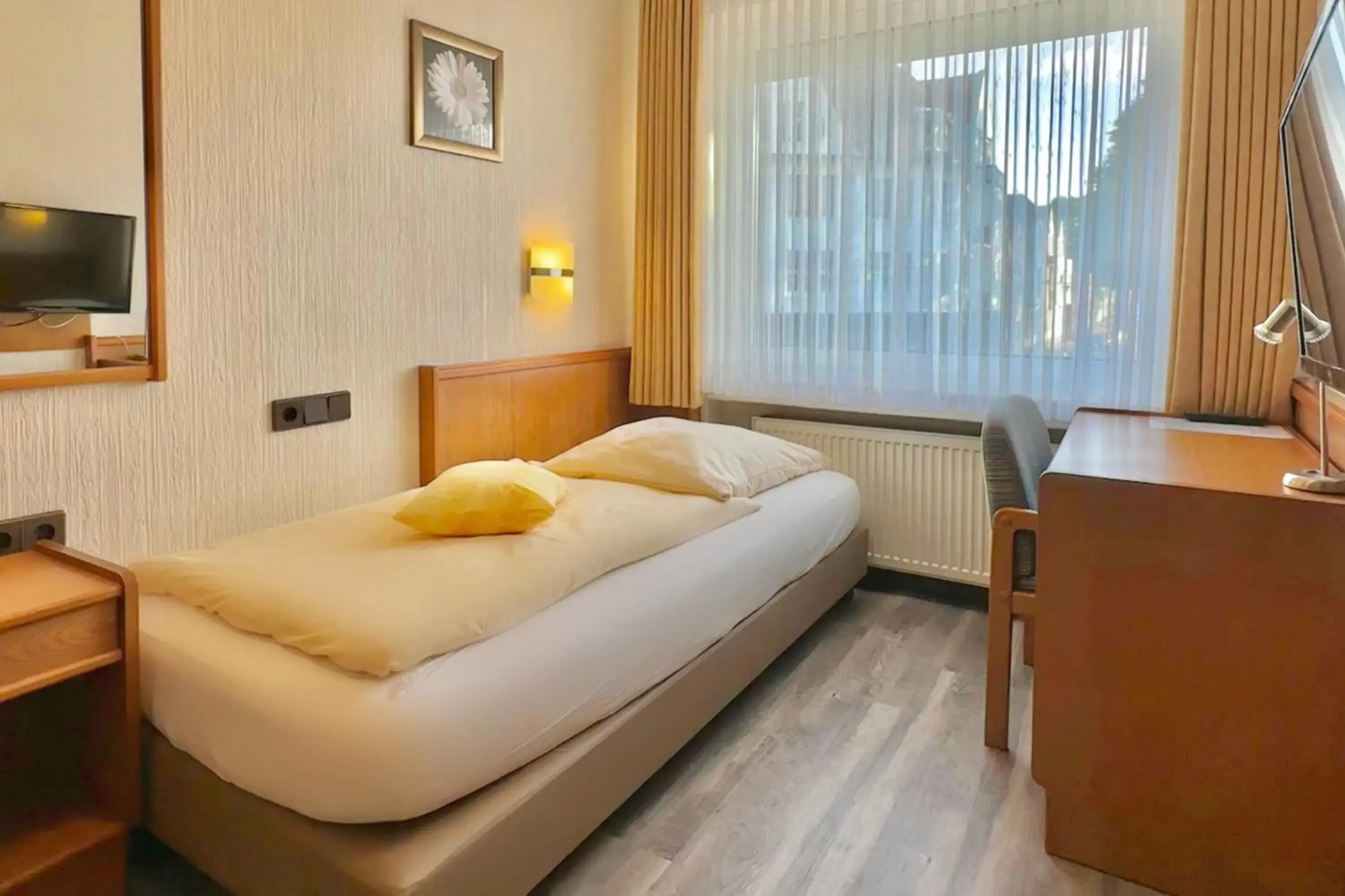 Single Room in Hotel Imperial Single Room in Hotel Imperial