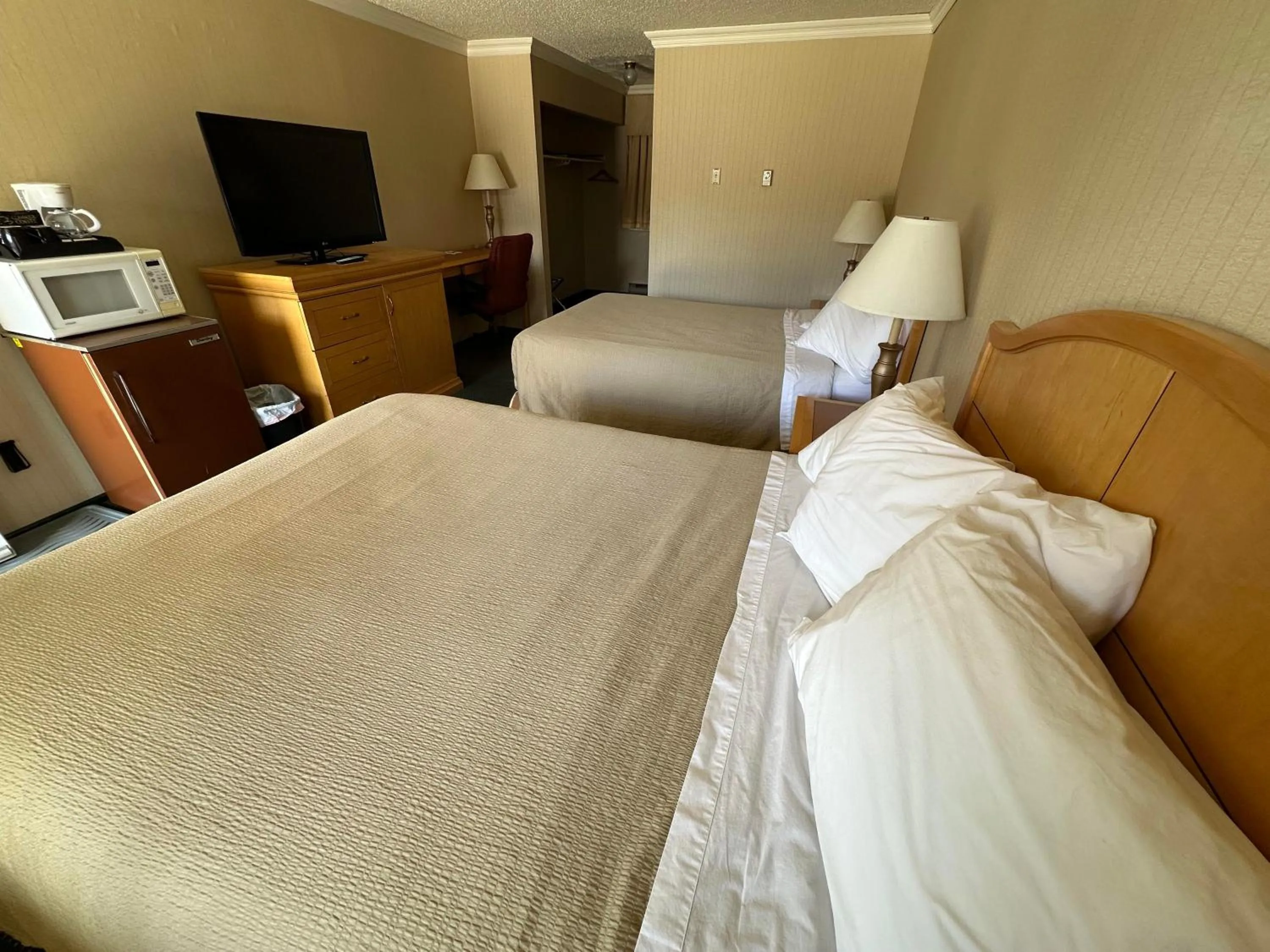 Bed in Travelodge by Wyndam Chetwynd