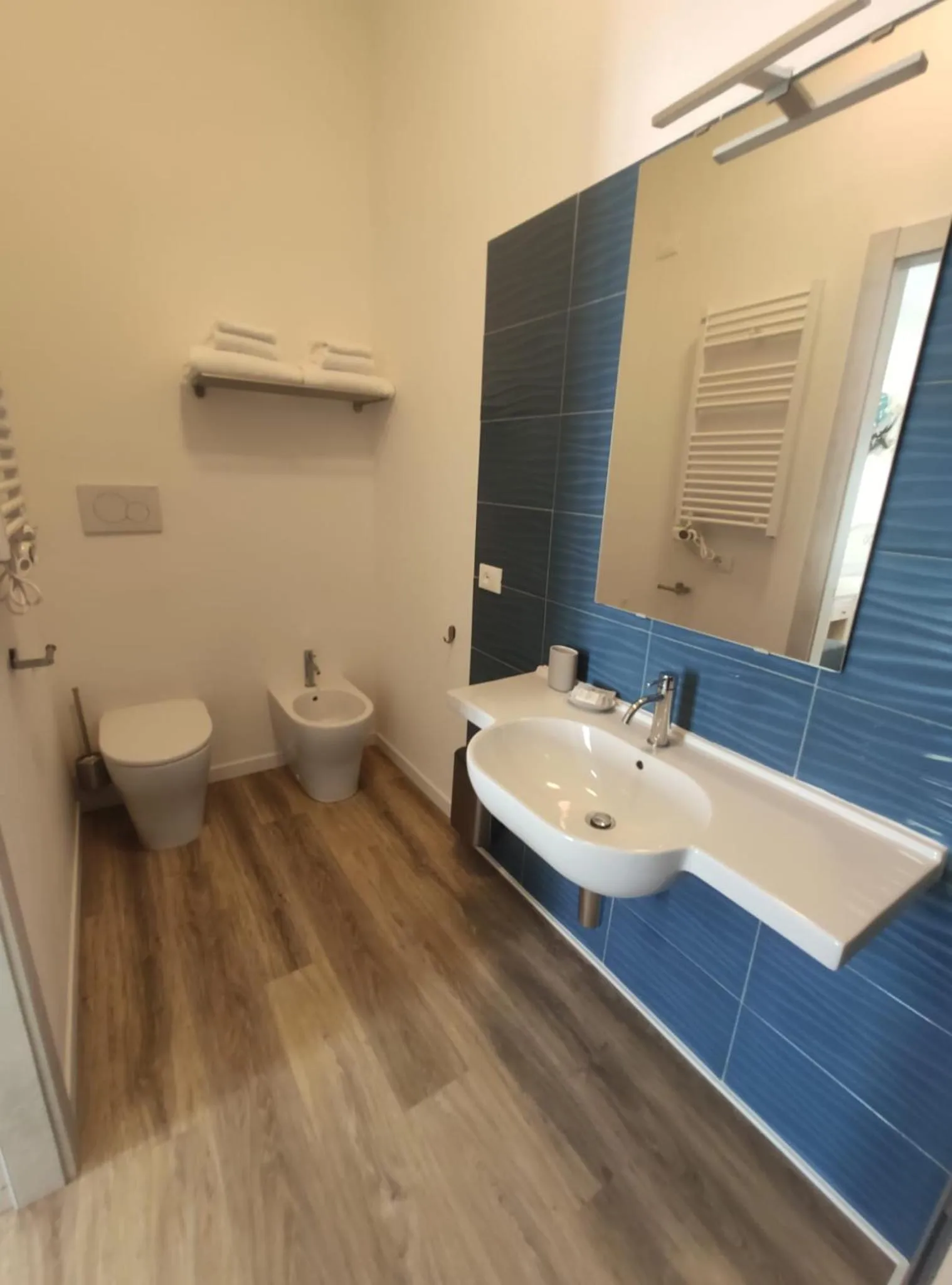 Toilet in Hotel Week End