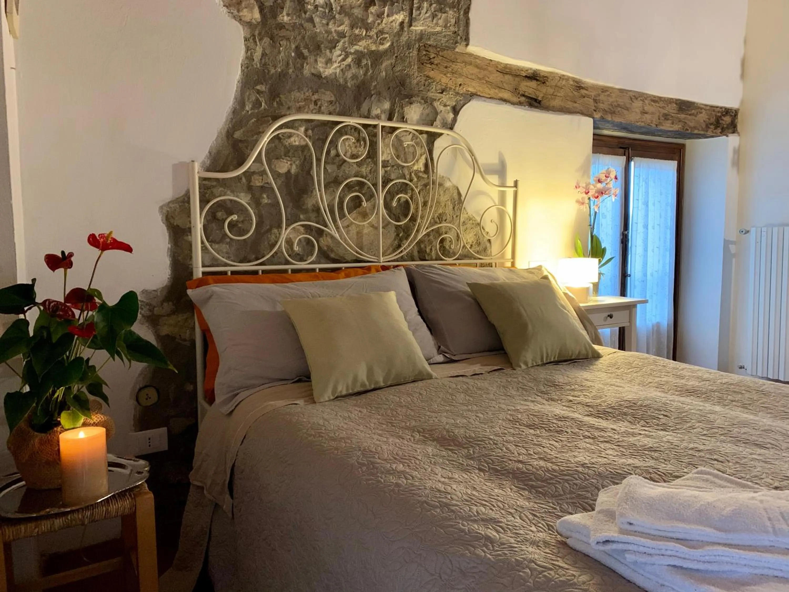 Photo of the whole room, Bed in B&B Appartamenti Villa del lago