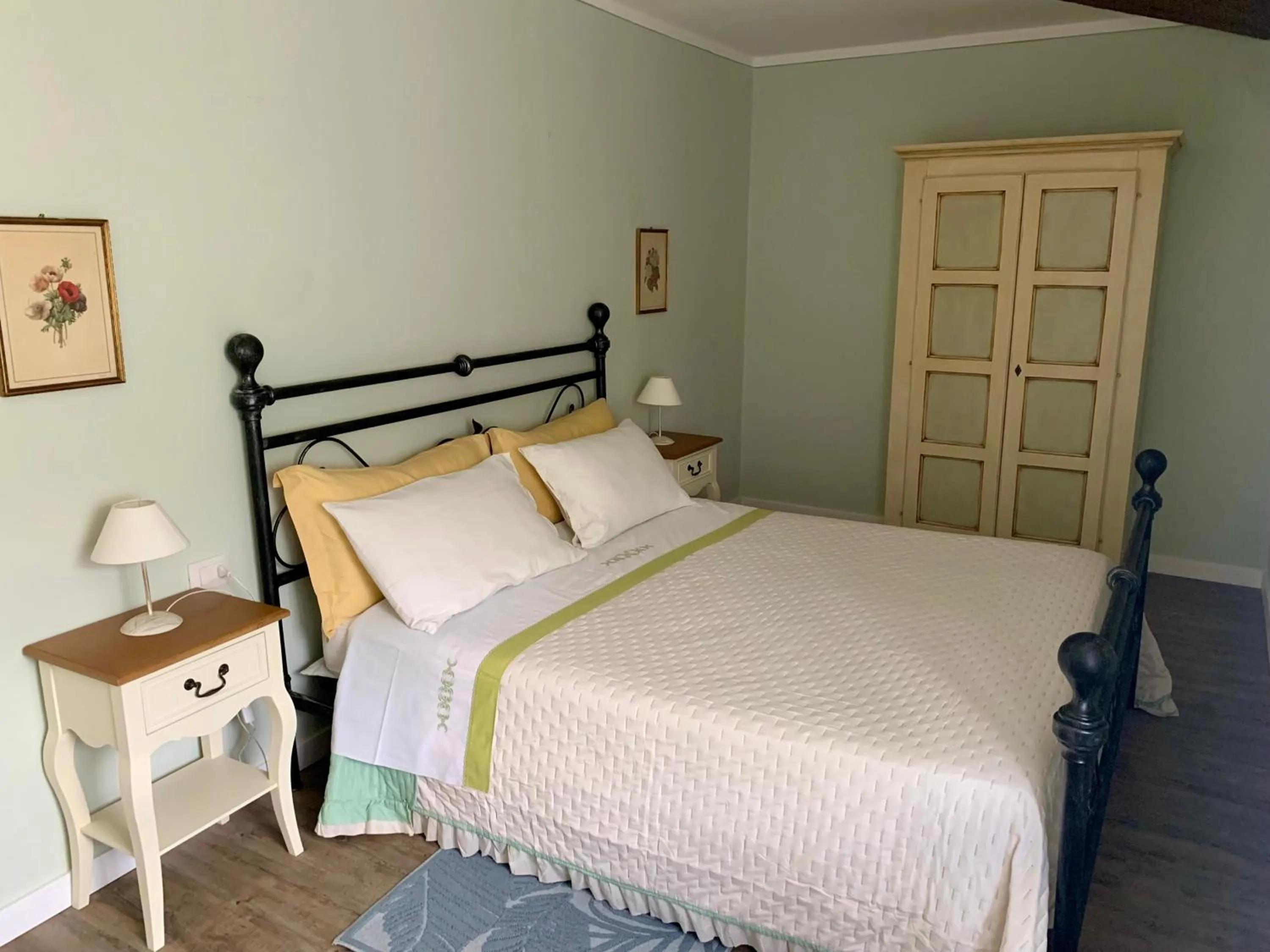 Bed in B&B Appartamenti Villa del lago