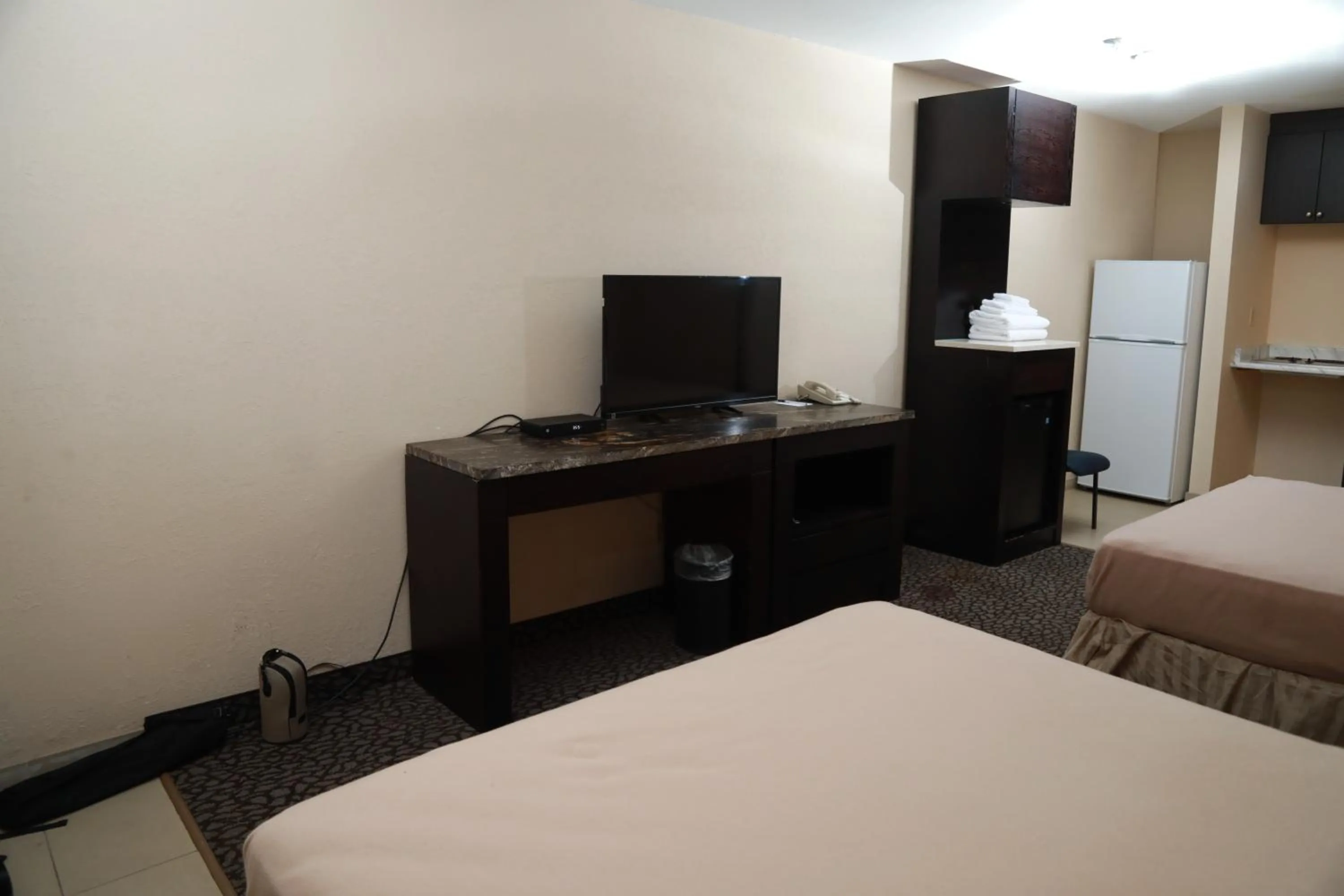 TV and multimedia, TV/Entertainment Center in North Star Inn & Suites