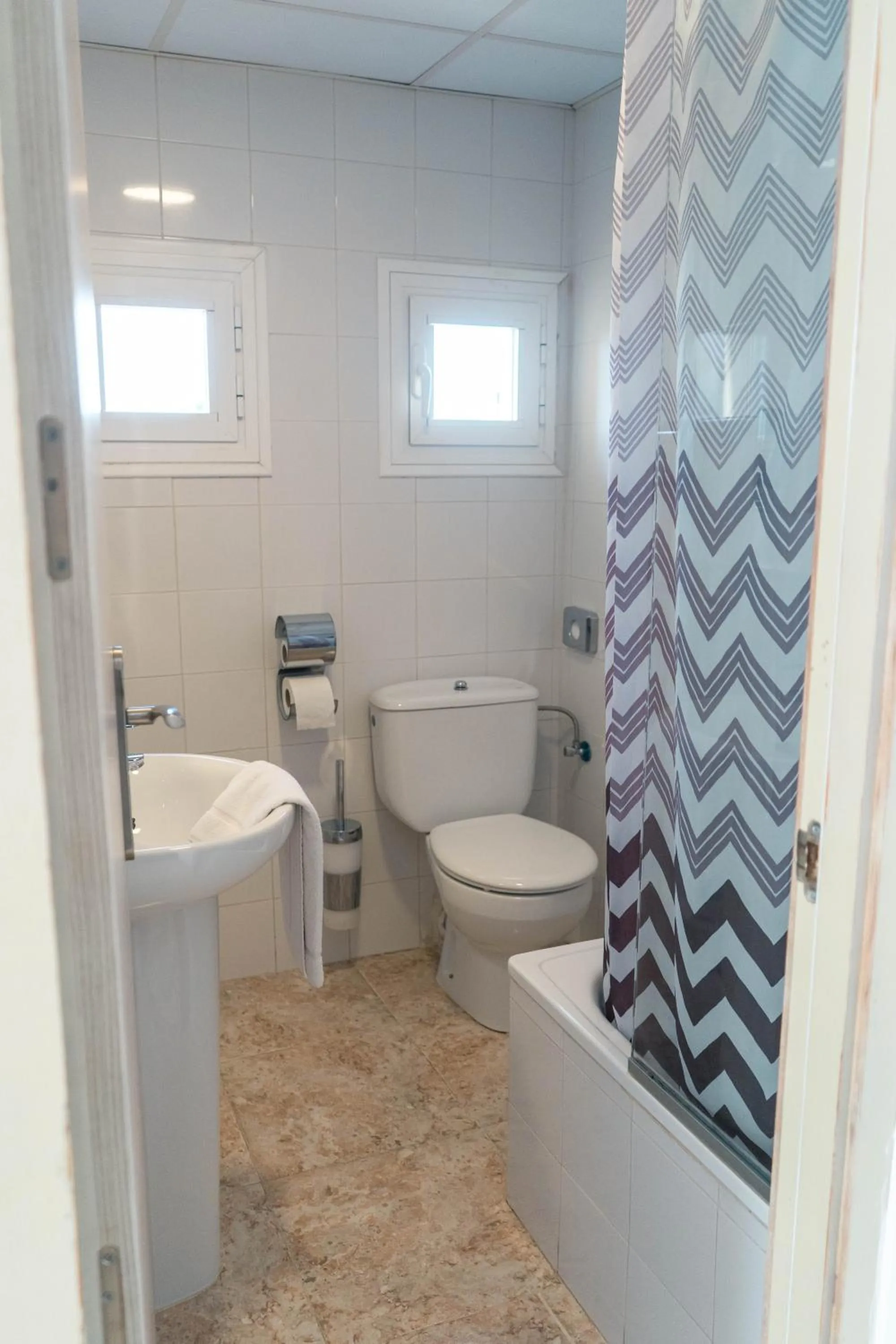 Shower in Coral beach house & food