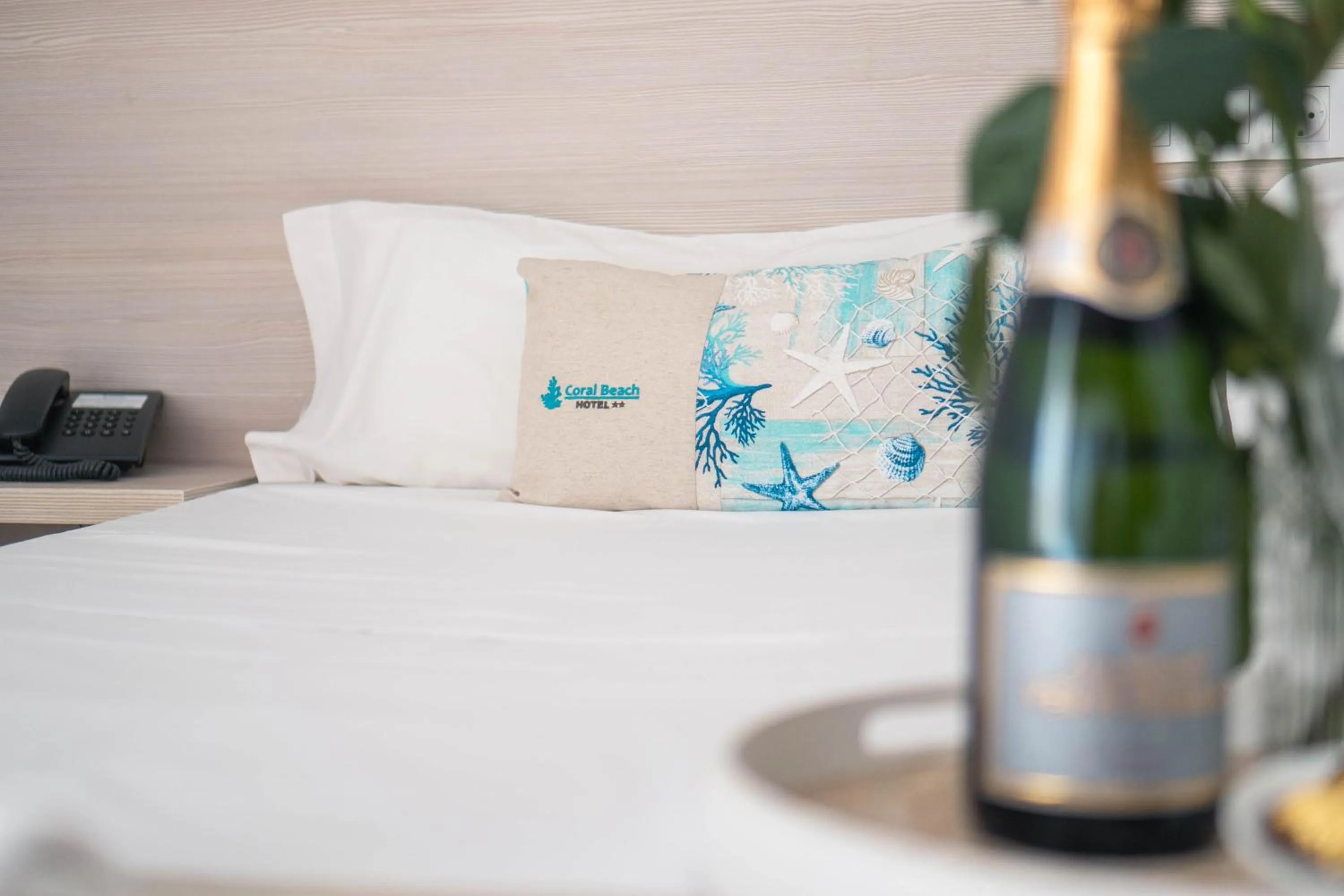 Bed in Coral beach house & food