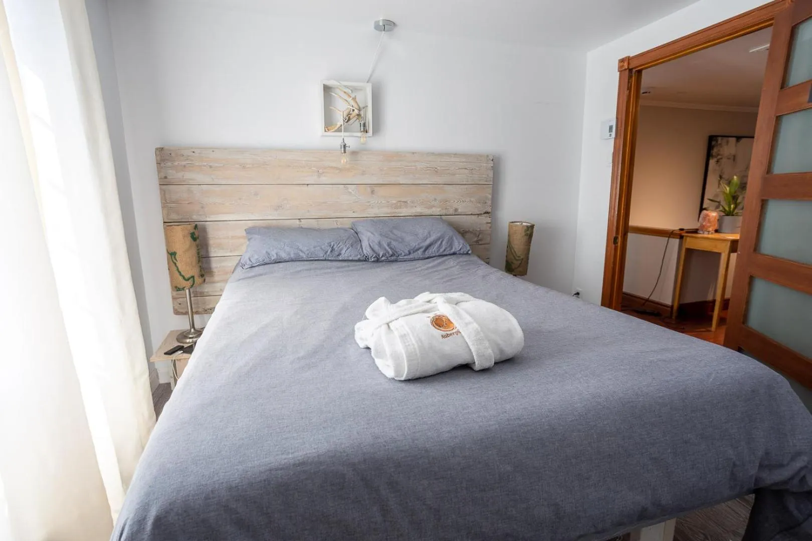 Patio, Bed in Gîte B&B - Aubergélit inc