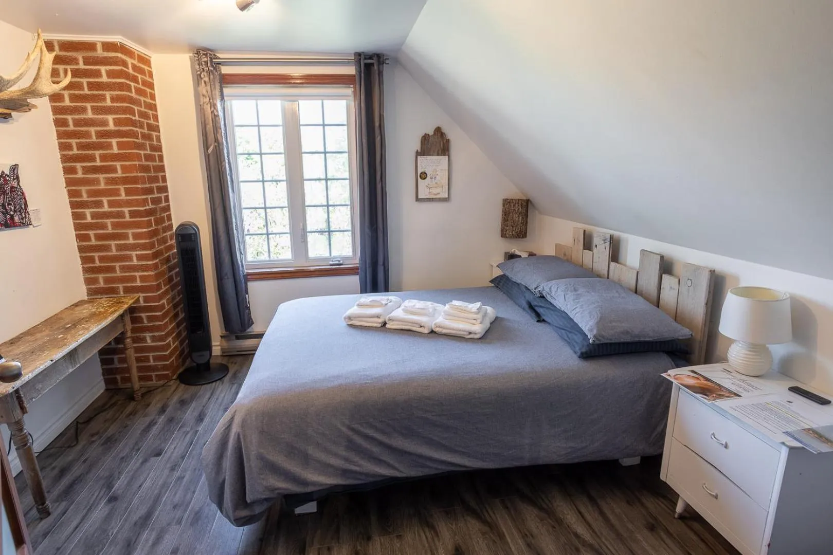 Patio, Bed in Gîte B&B - Aubergélit inc