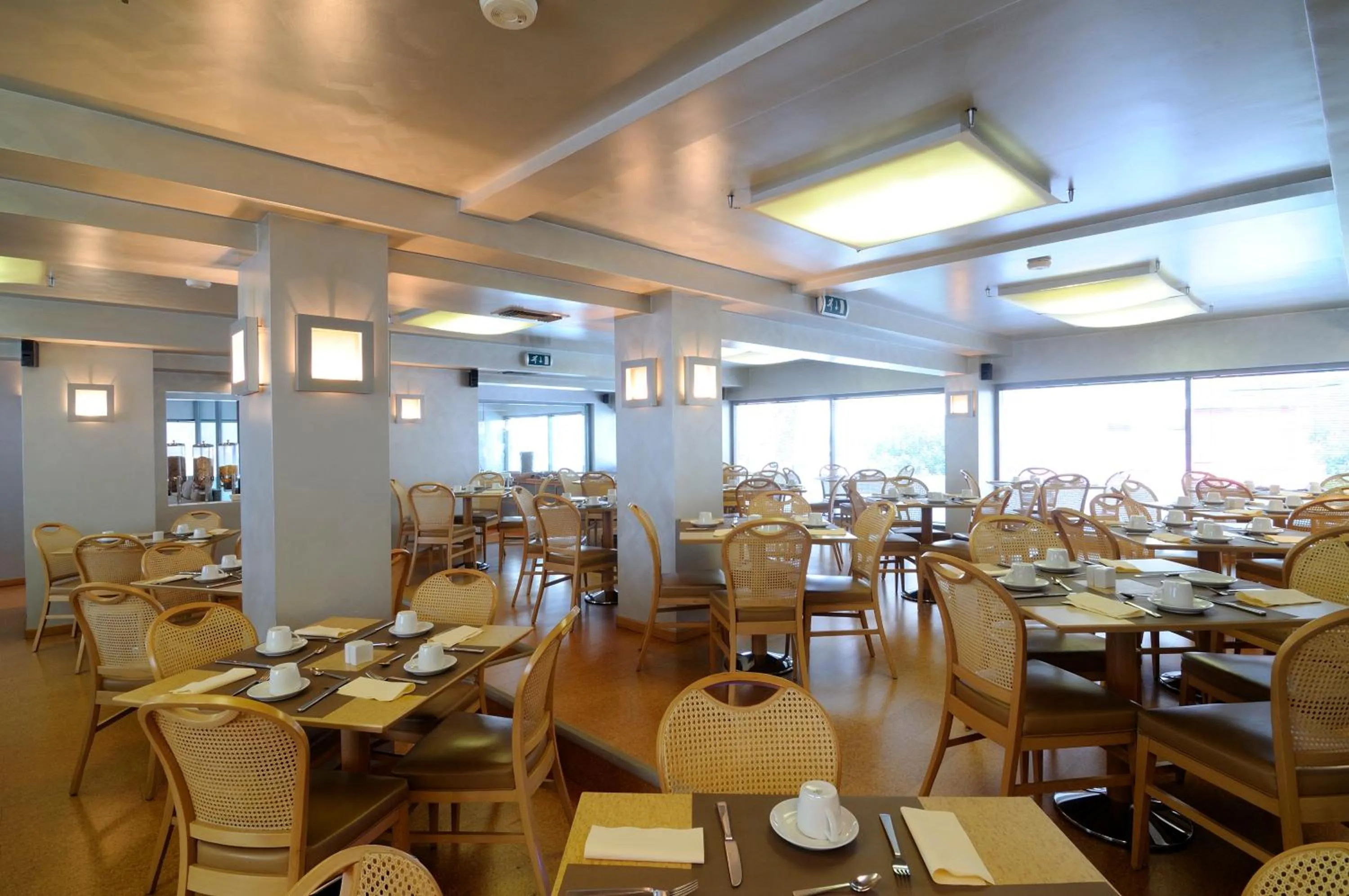 Restaurant/places to eat in Maniatis Hotel