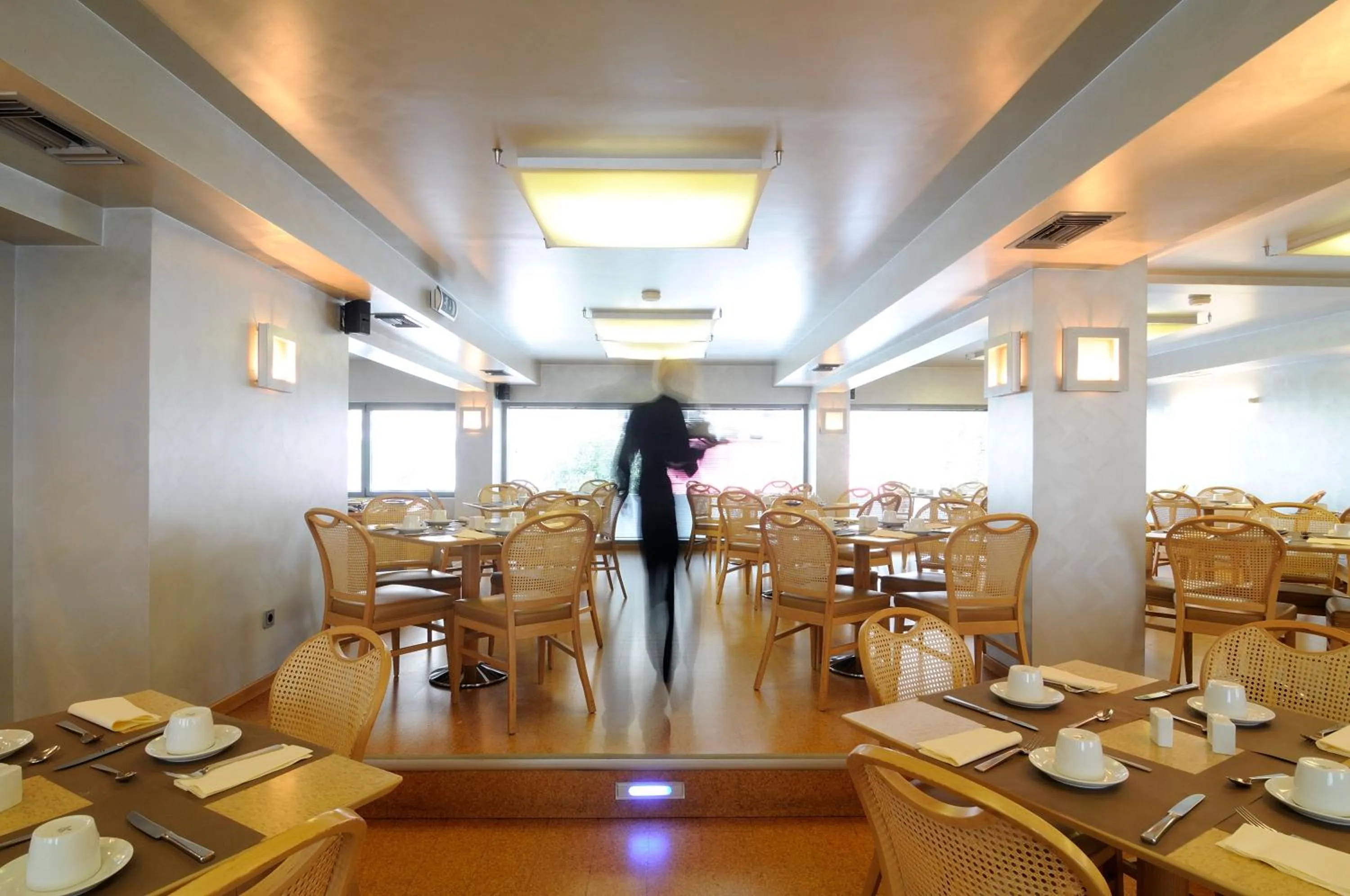 Restaurant/places to eat in Maniatis Hotel