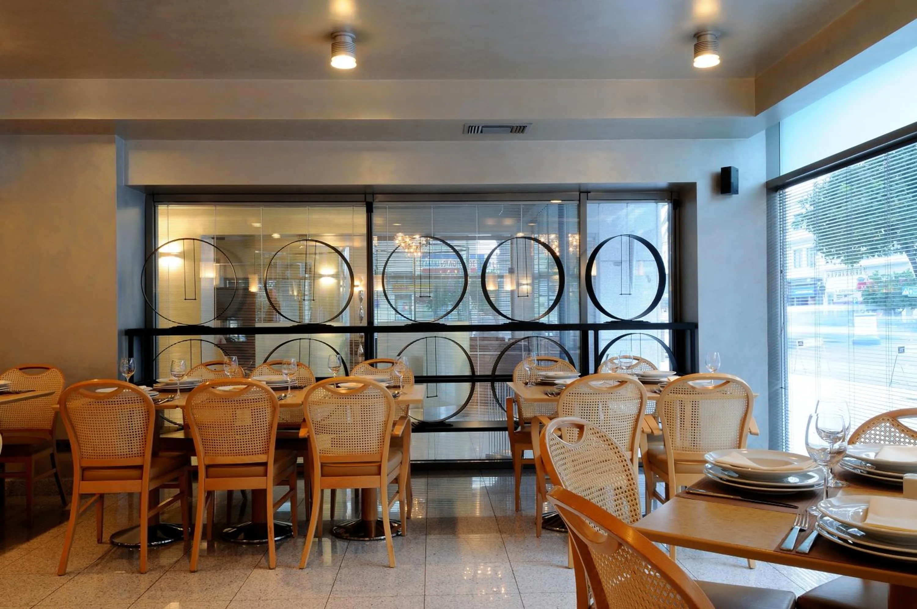 Restaurant/places to eat in Maniatis Hotel