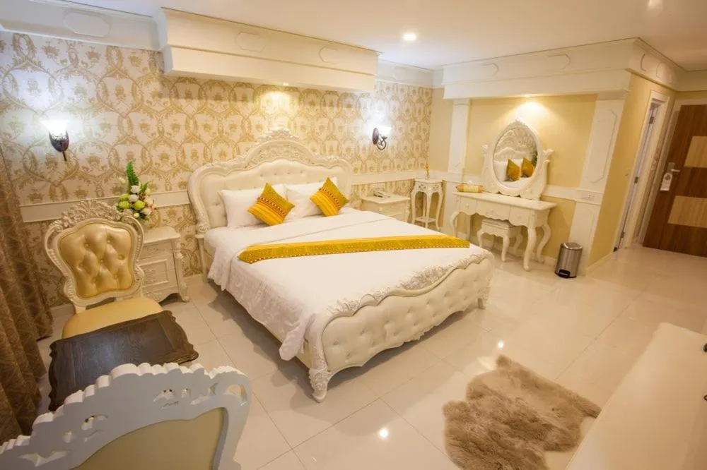 Executive Suite in Chokdee Place