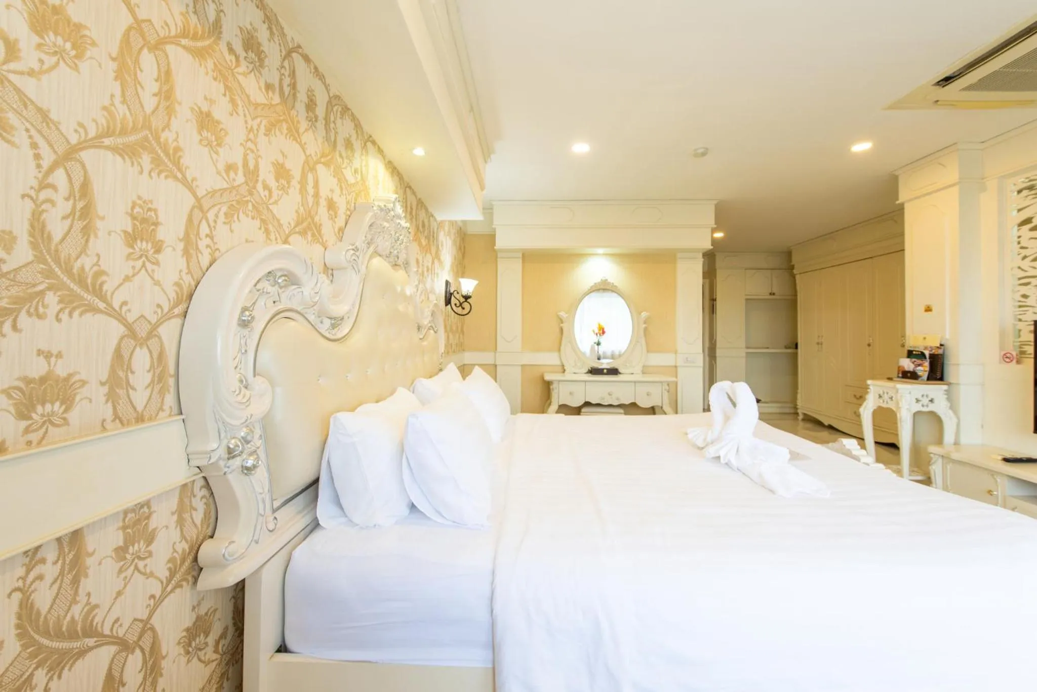 Bed in Chokdee Place