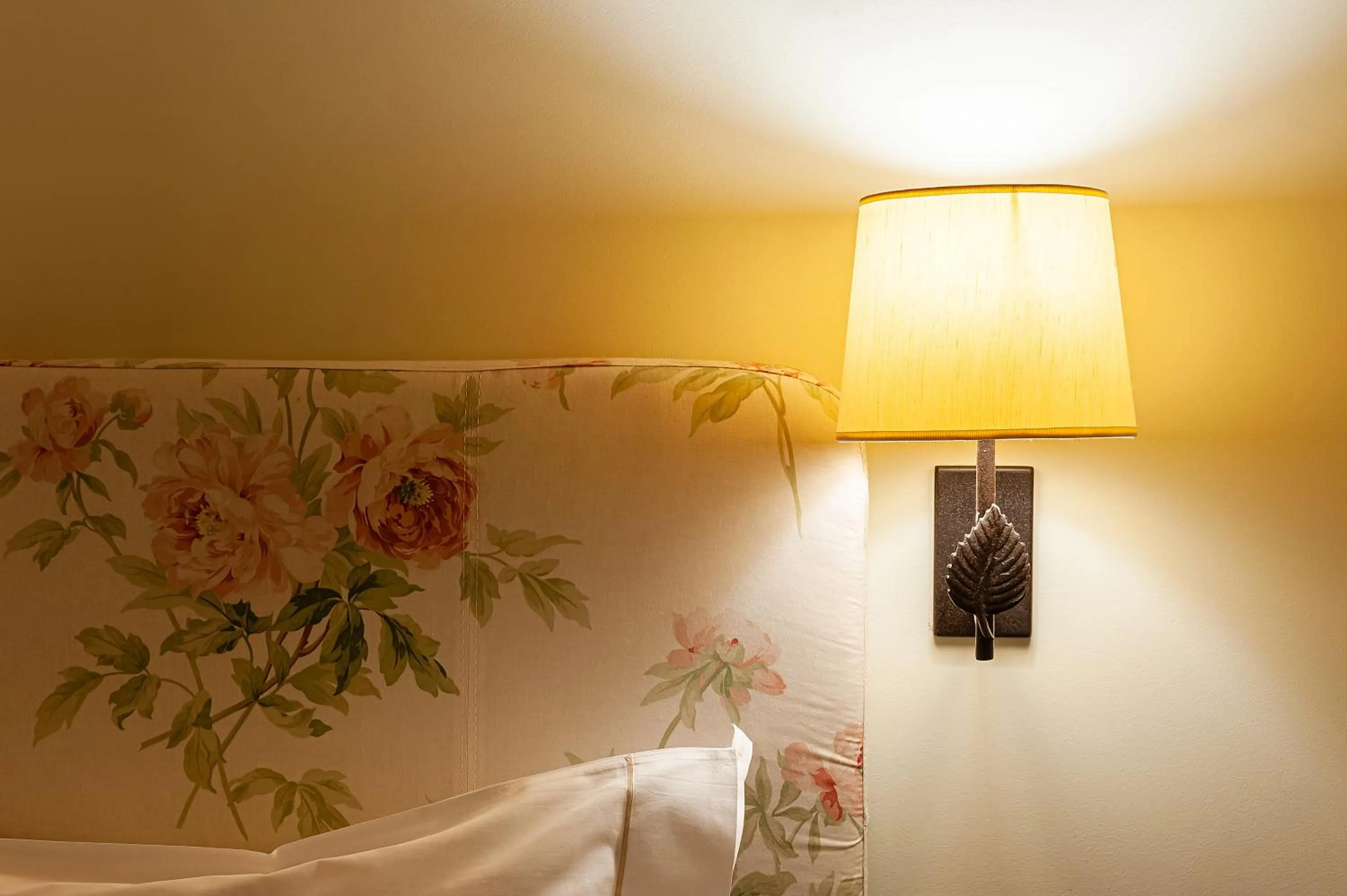 Decorative detail, Bed in Fiori e Frutti Hotel Agriresort Venezia Mestre