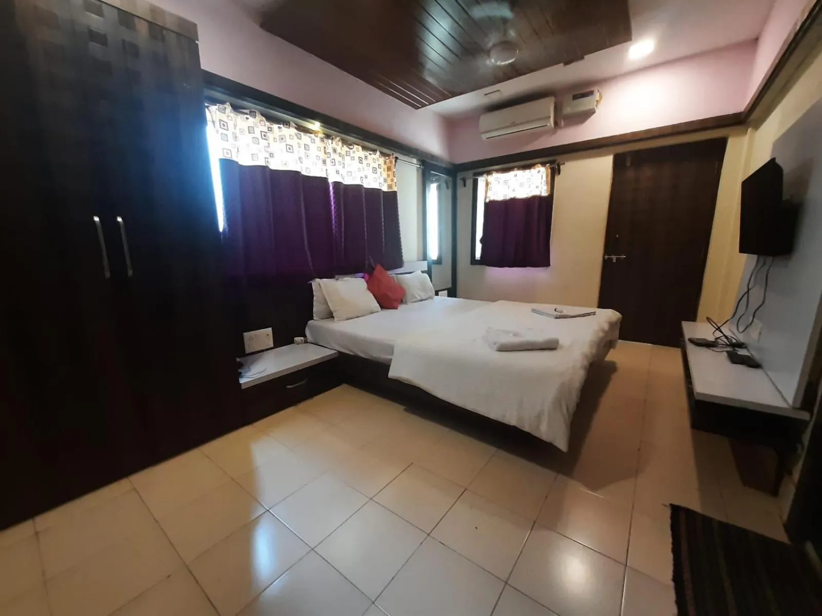 Bed in Hotel Grand Murud janjira