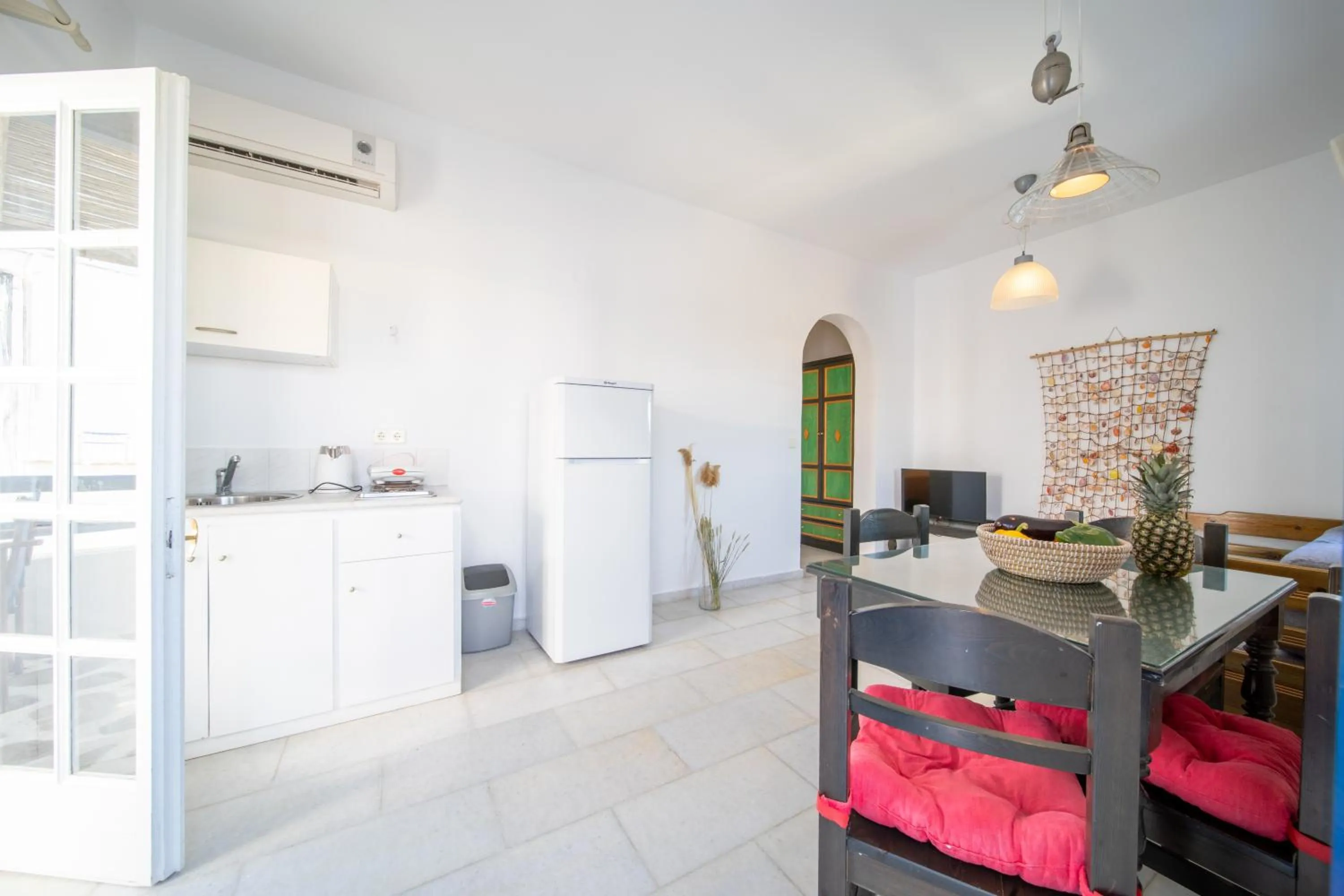 Kitchen or kitchenette in Antonina Hotel