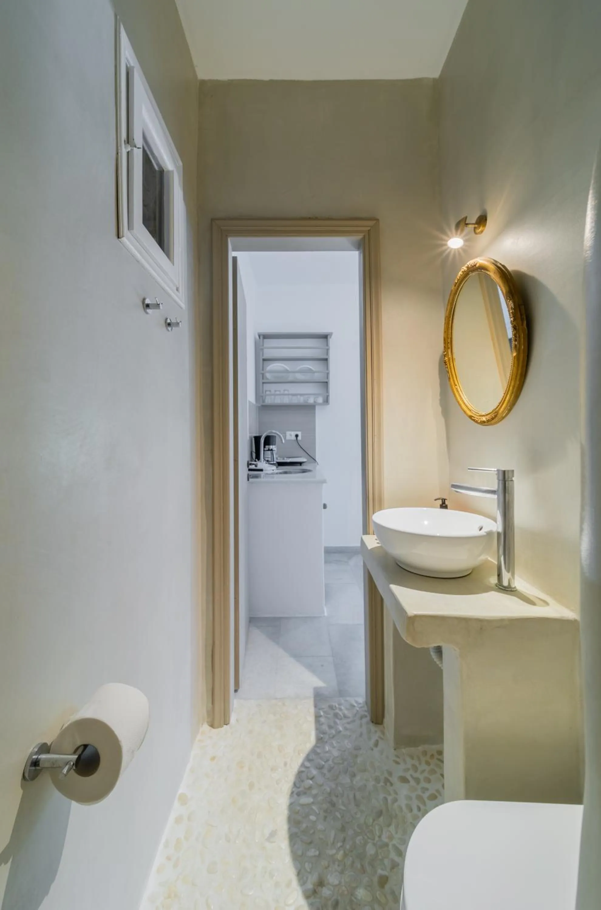 Toilet in Antonina Hotel