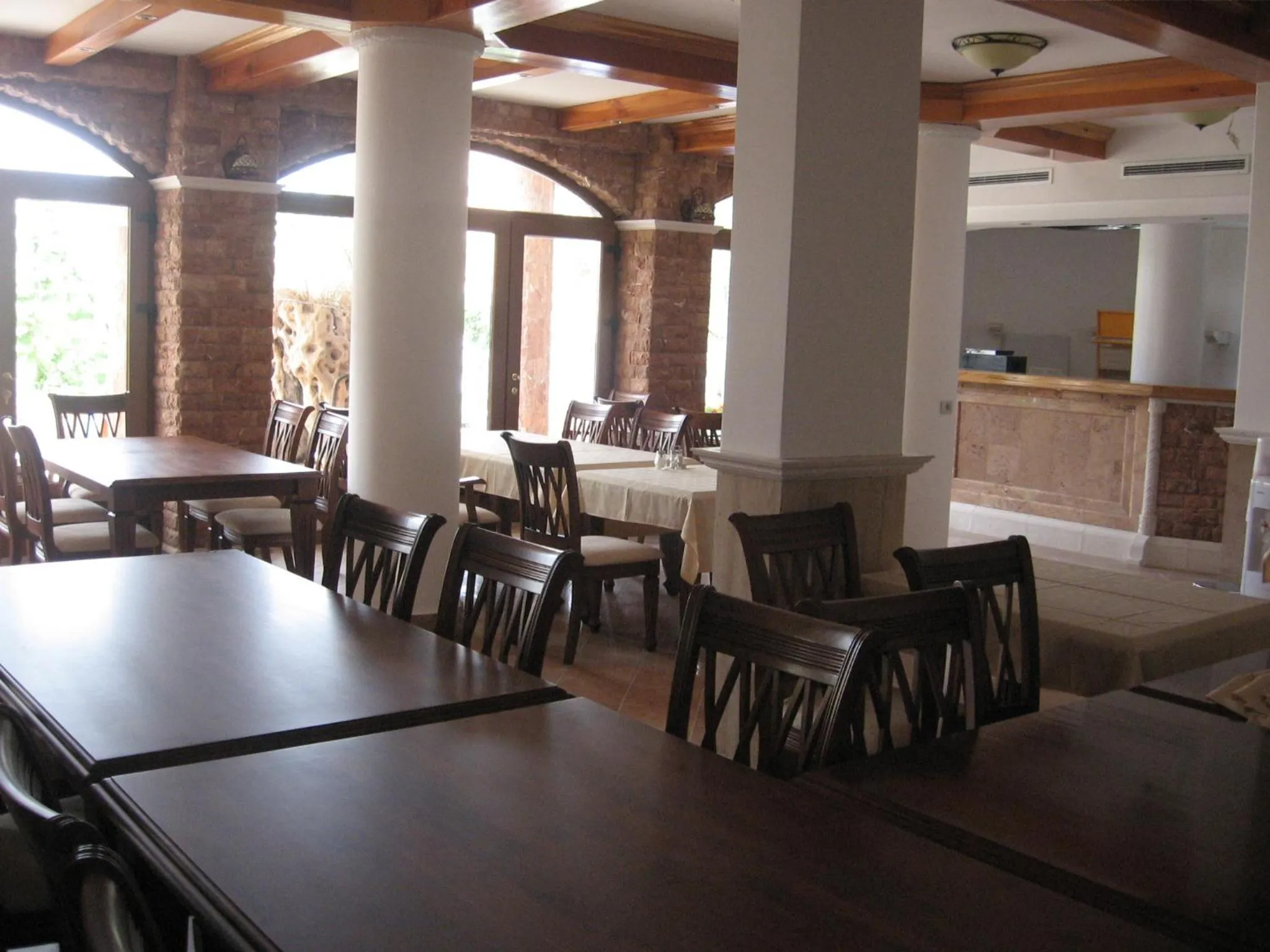 Restaurant/places to eat in Apartments and Rooms Levantin Inn