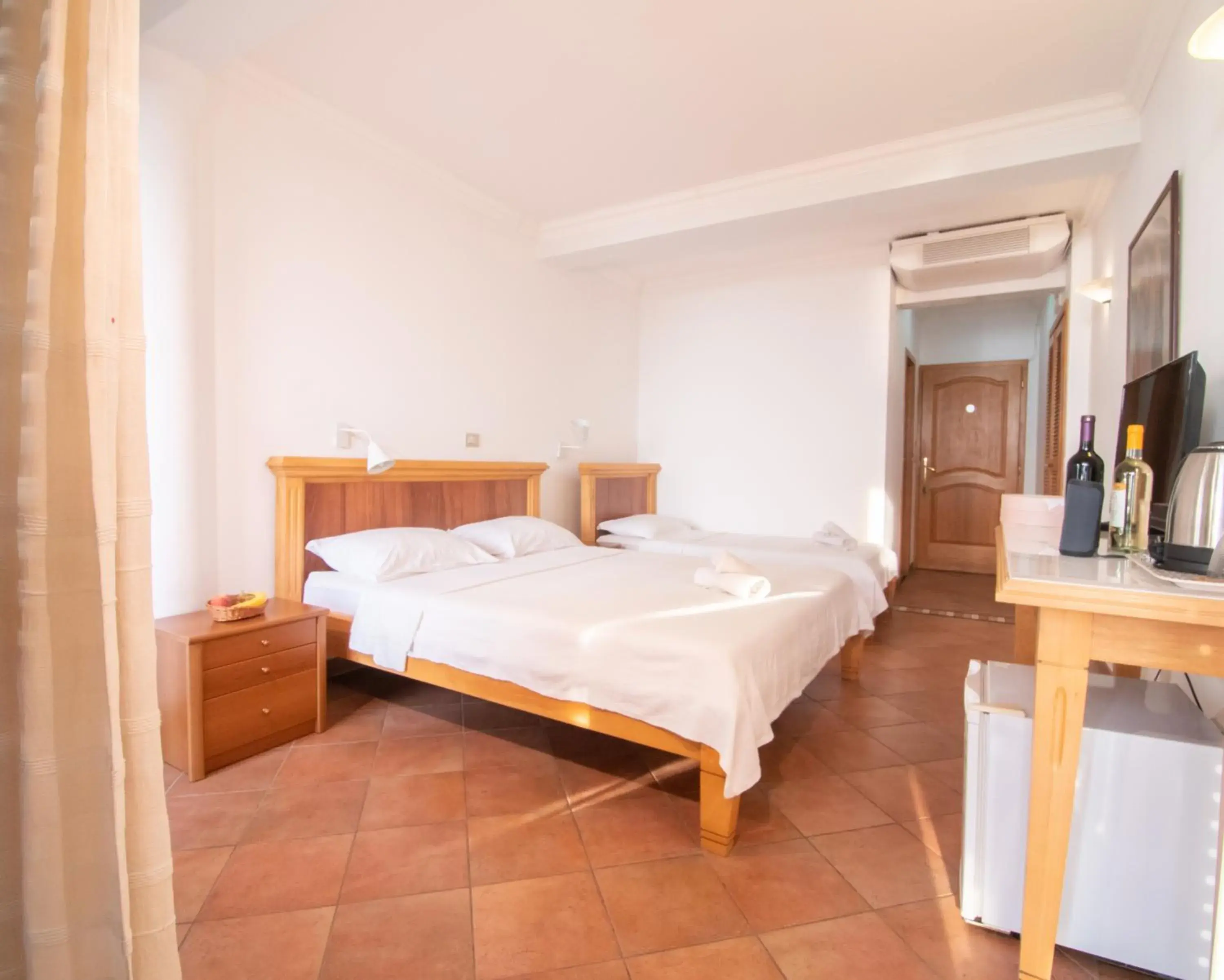 Triple Room in Apartments and Rooms Levantin Inn Triple Room in Apartments and Rooms Levantin Inn