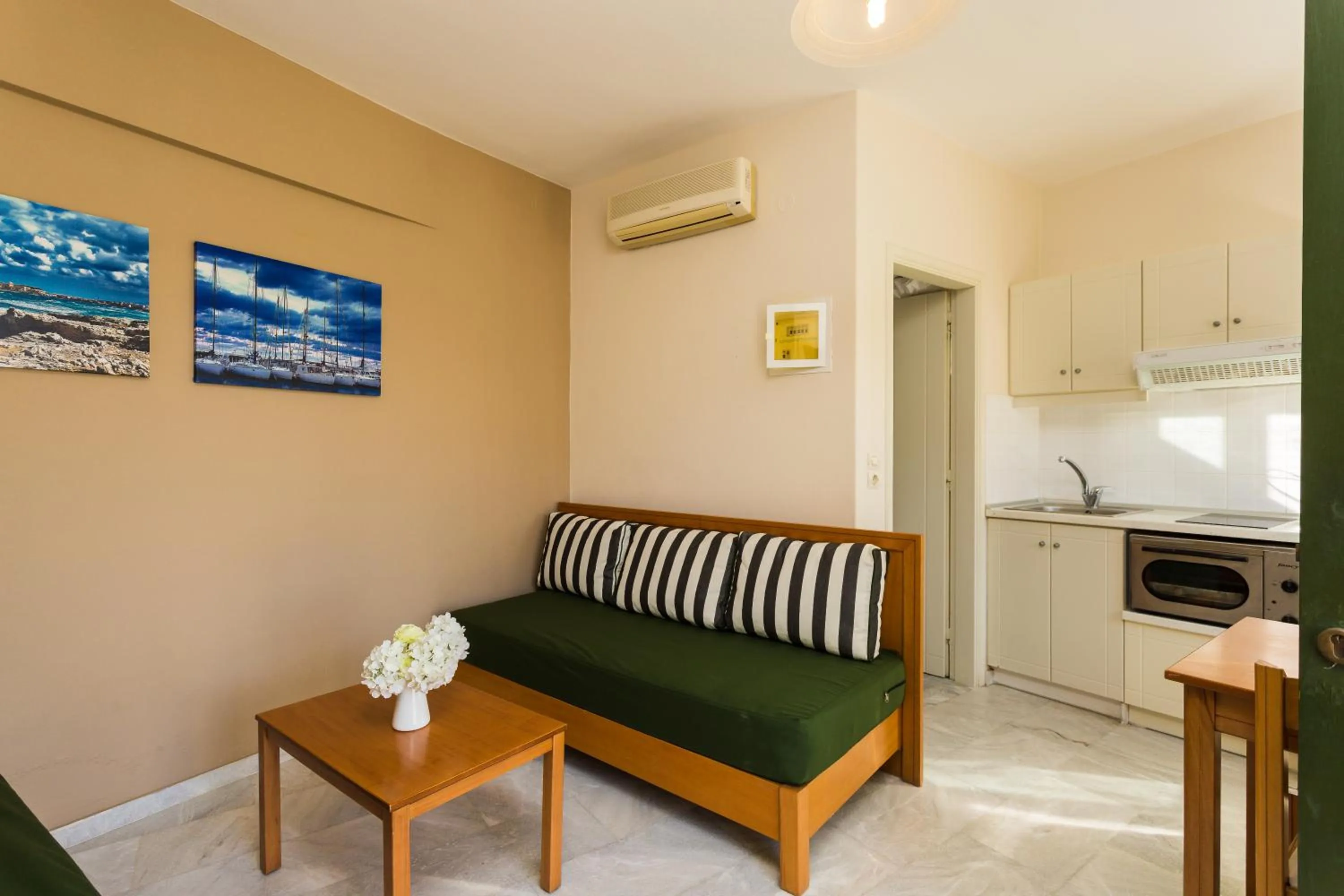 Kitchen or kitchenette in Radamanthy's Hotel Apartments