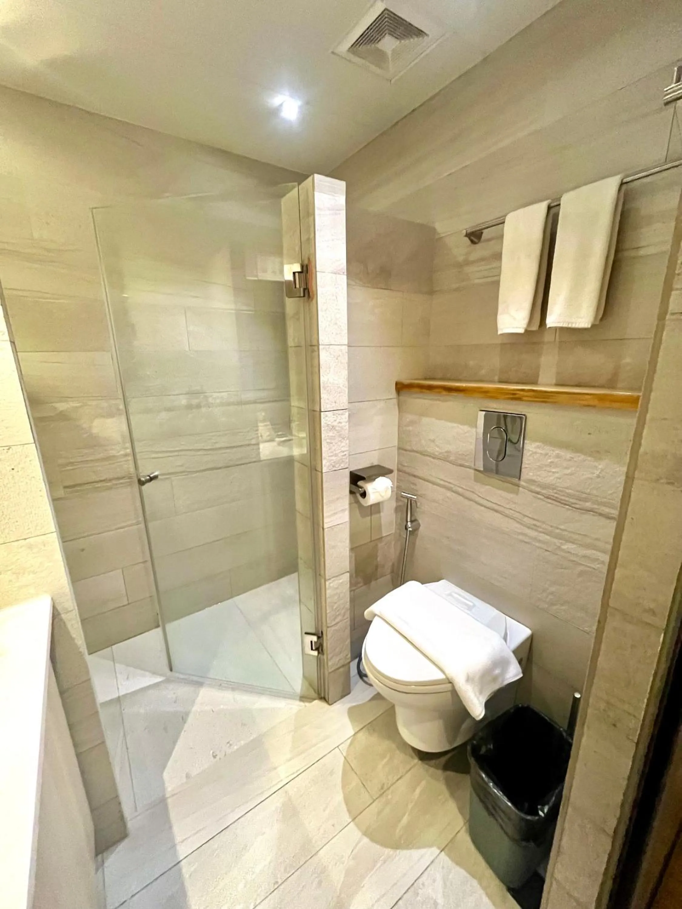 Toilet in Cuna Hotel