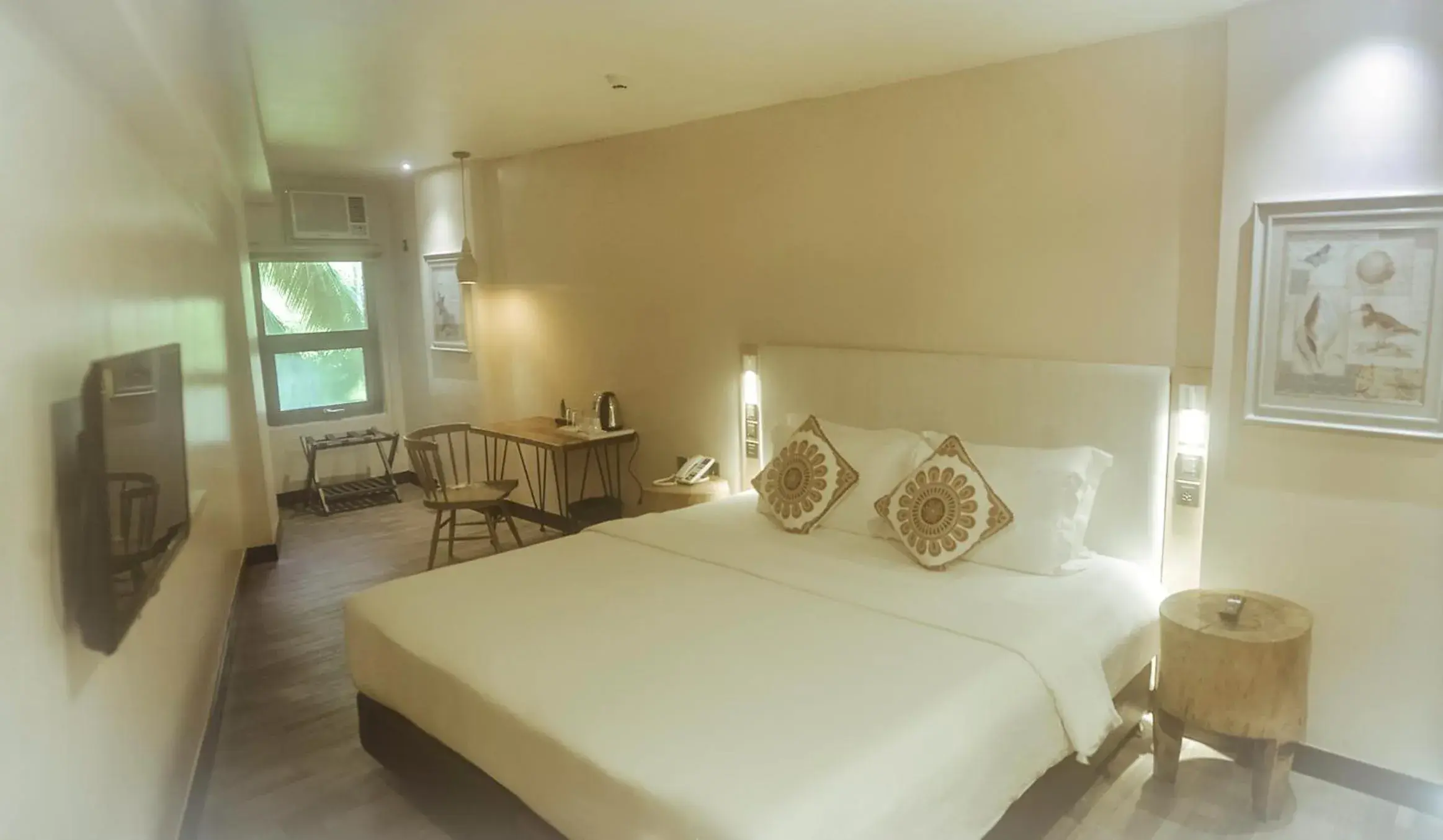 Standard King Bed in Cuna Hotel Standard King Bed in Cuna Hotel