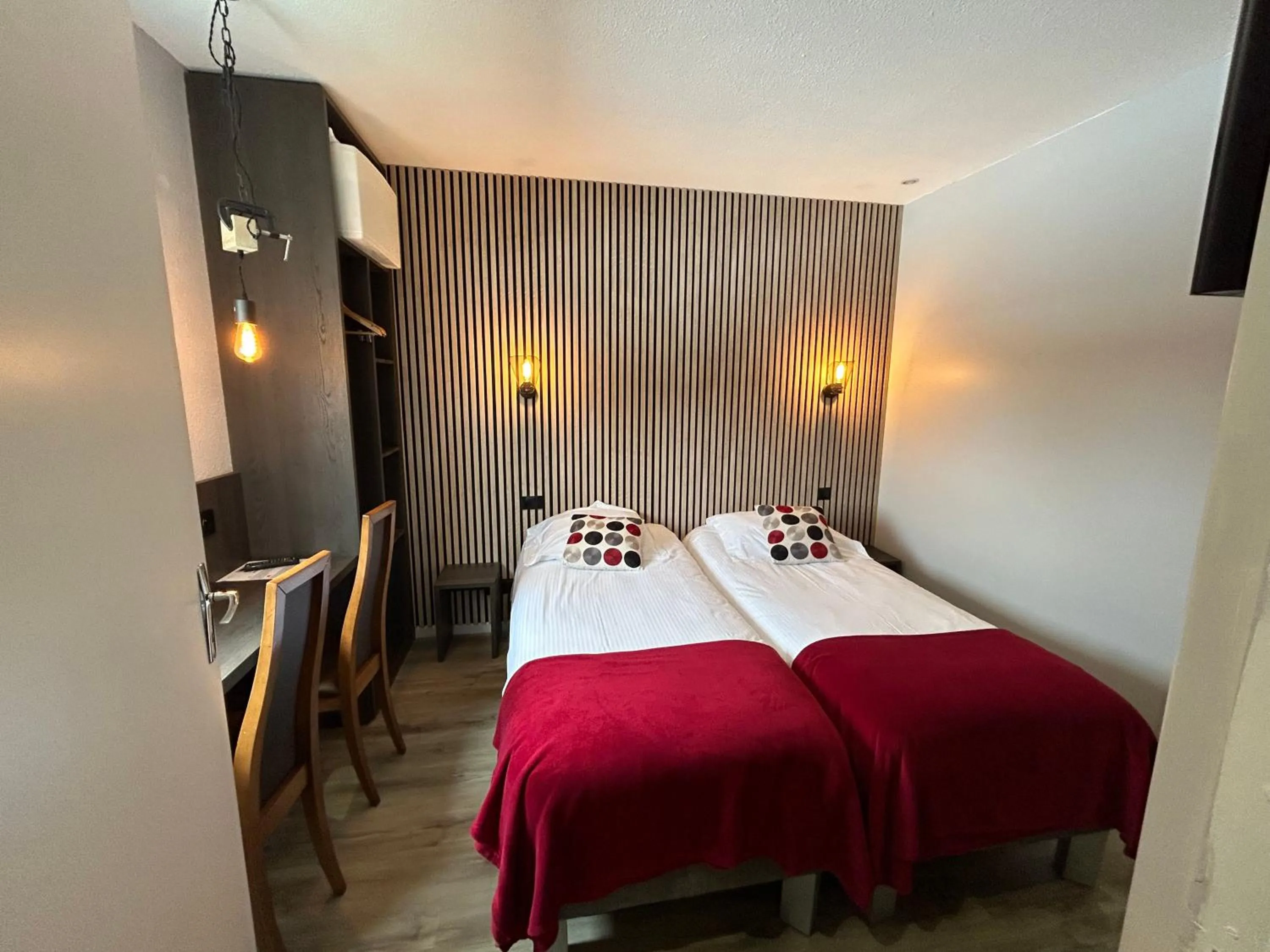 Bed in Les Orchidées , Hôtel & Restaurant