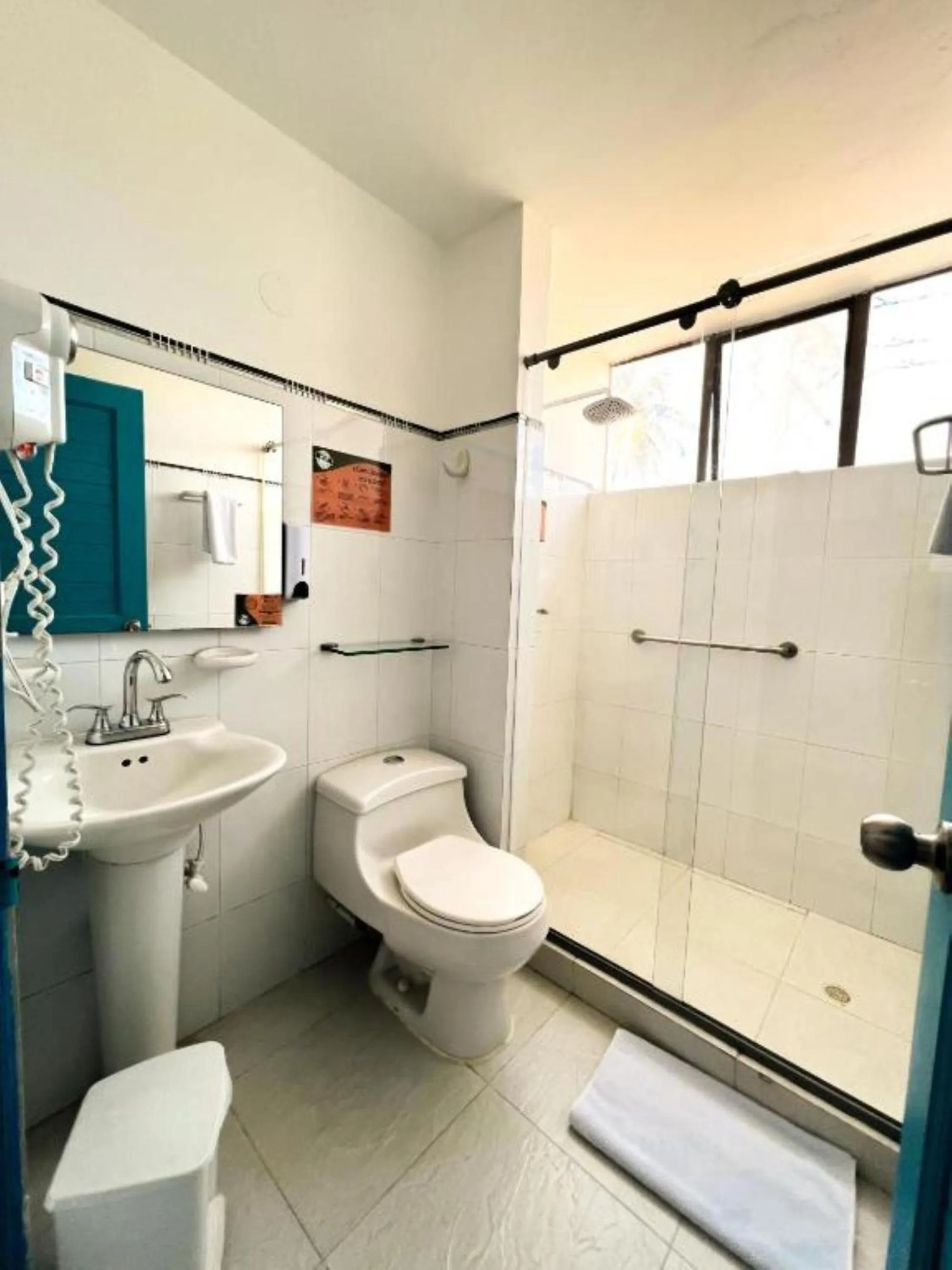 Shower in TAMA Hotel Santa Marta