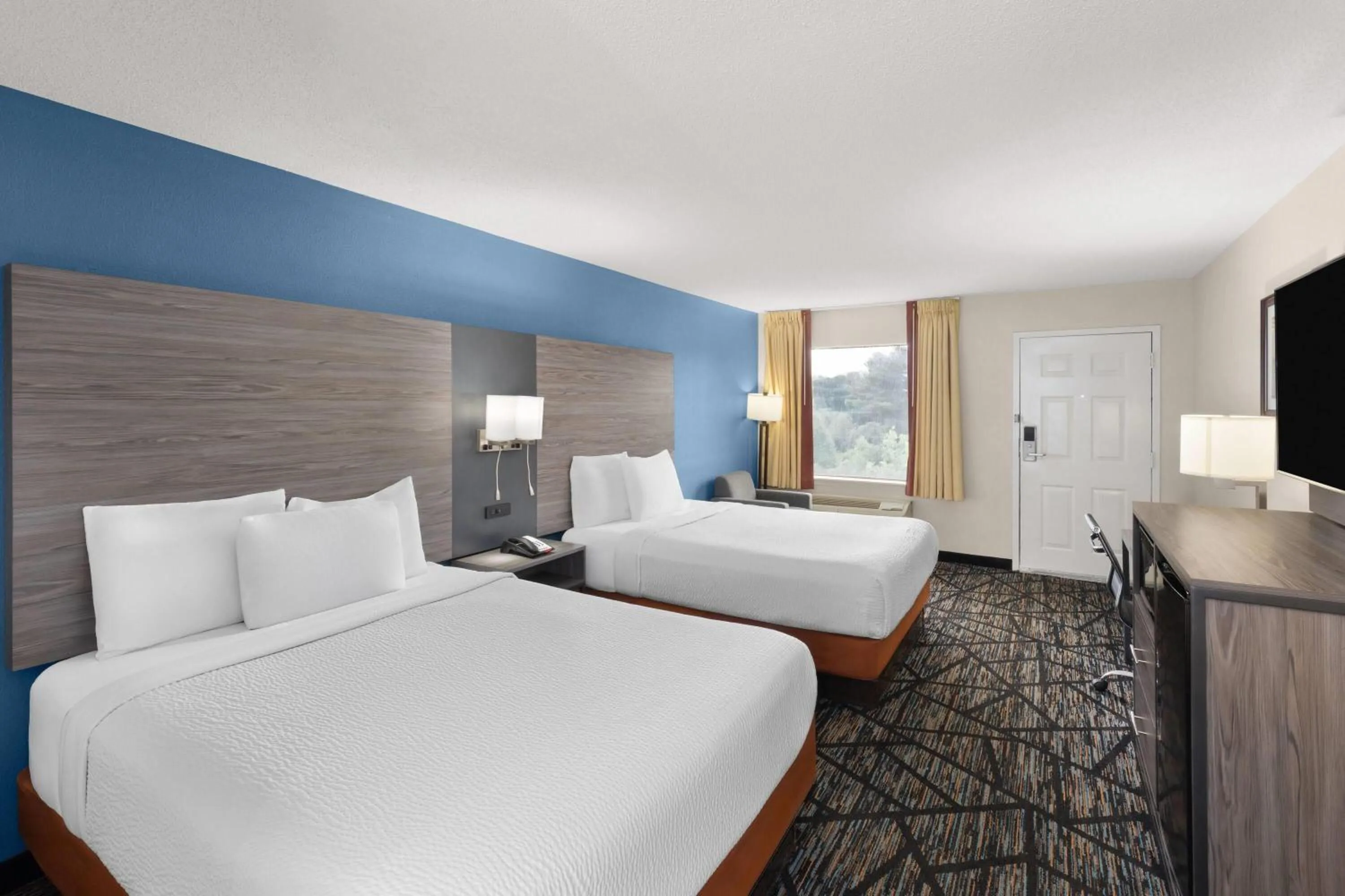 Photo of the whole room, Bed in Baymont by Wyndham Richburg - Chester Area