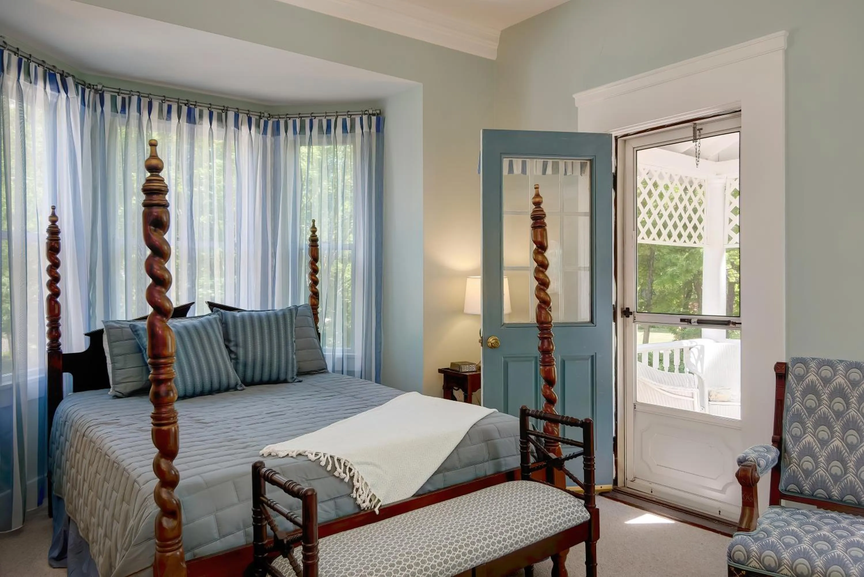 Bedroom, Bed in Mira Monte Inn & Suites