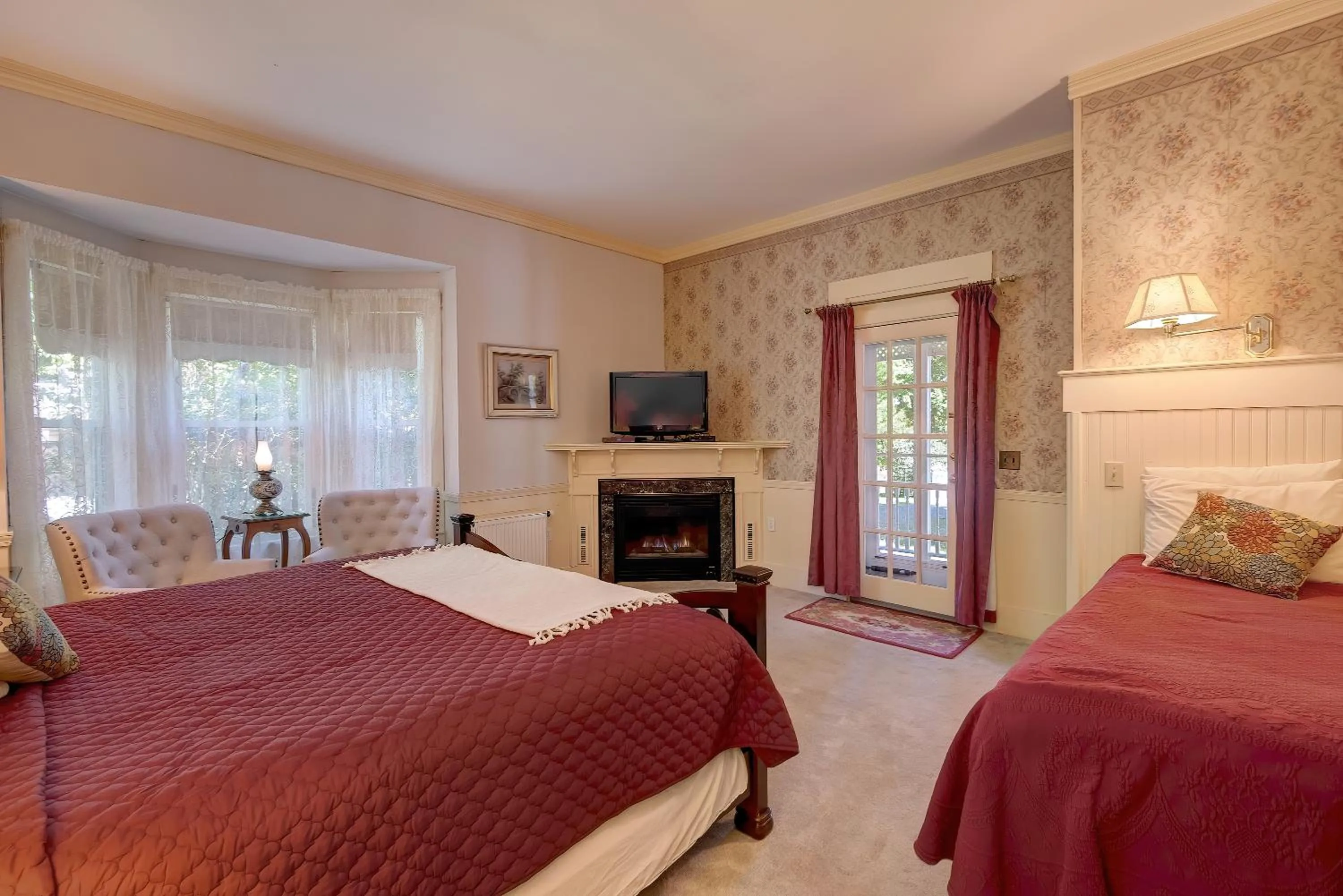 Bedroom, Bed in Mira Monte Inn & Suites