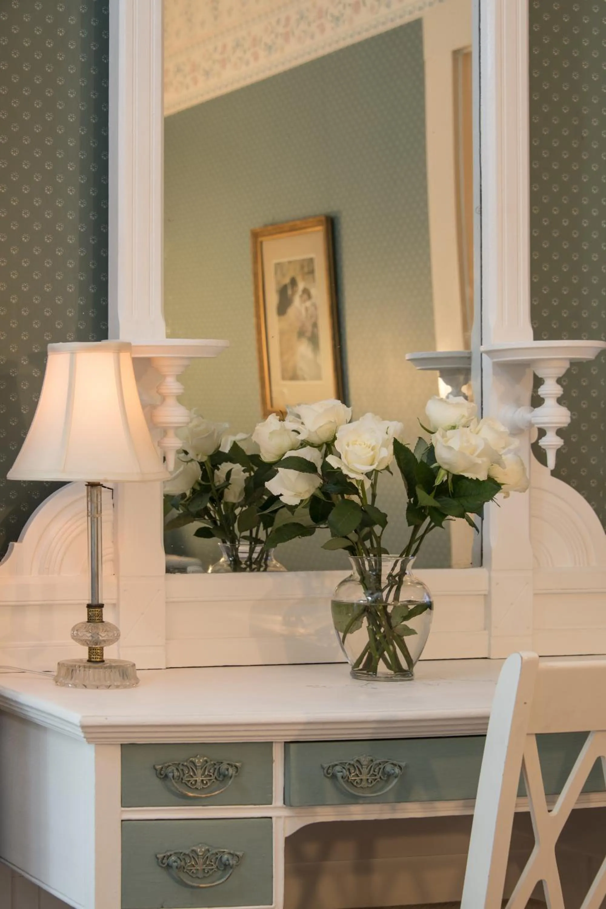 Seating area in Mira Monte Inn & Suites