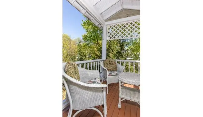 Balcony/Terrace in Mira Monte Inn & Suites