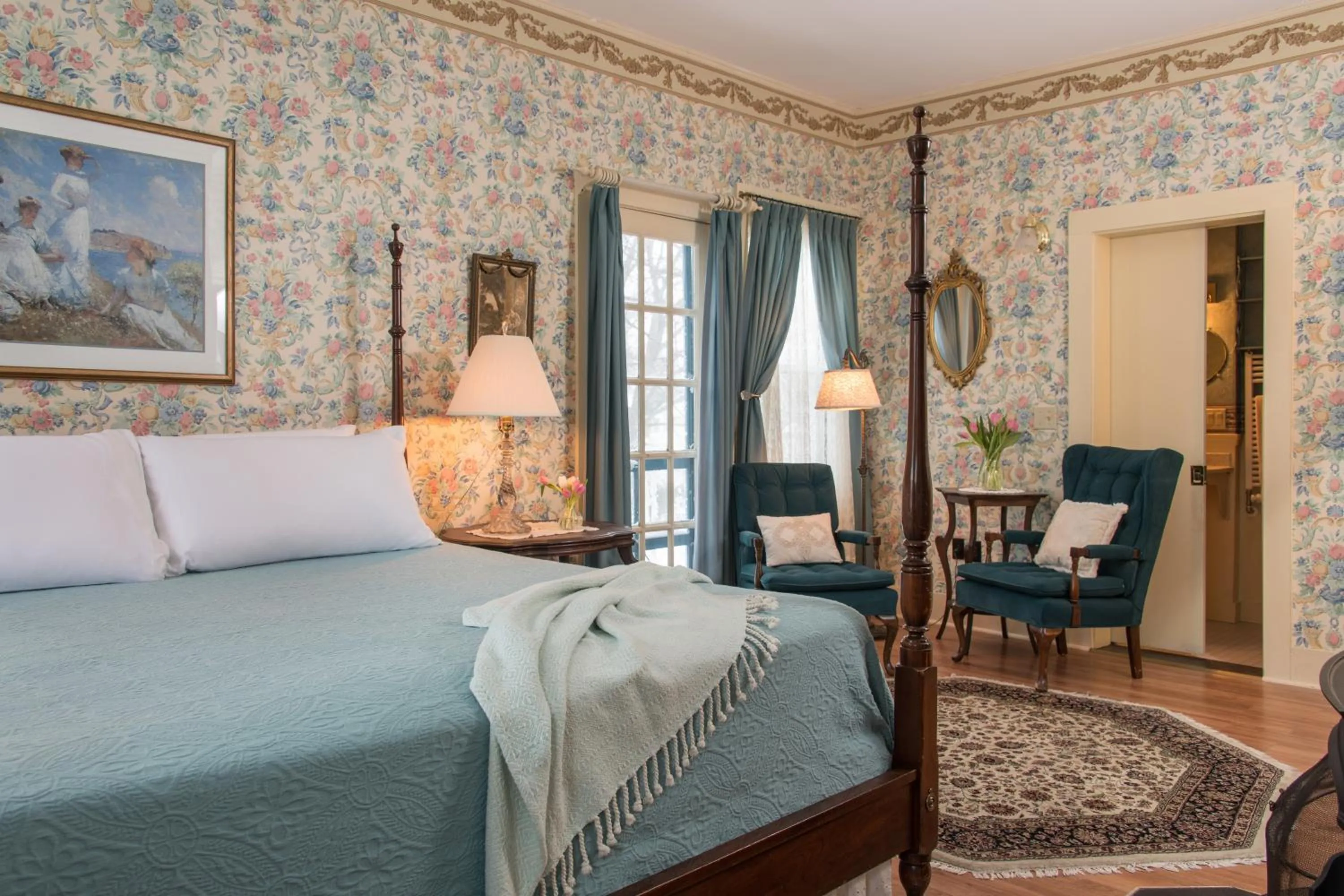 Bed in Mira Monte Inn & Suites