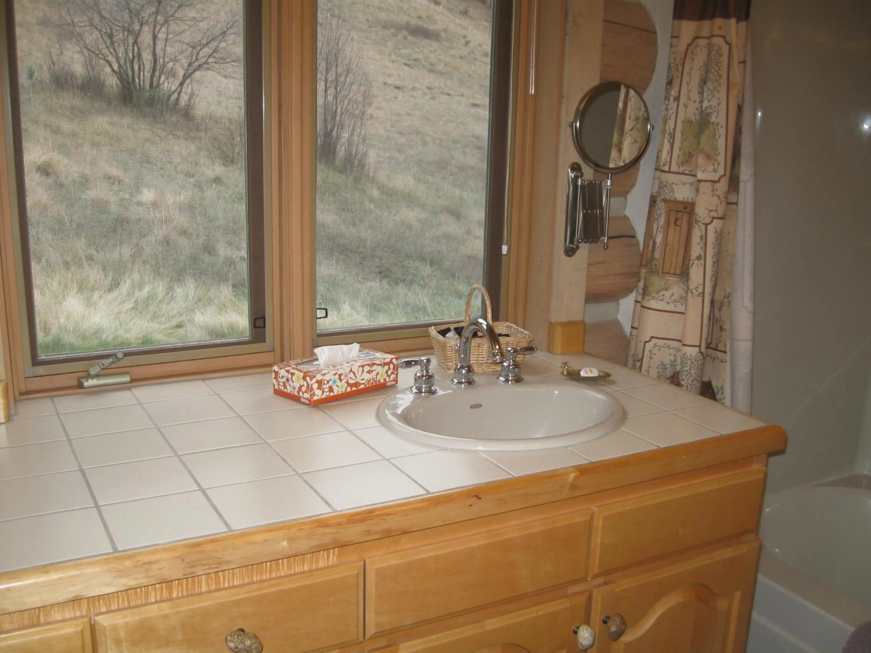 Bathroom in Rye Creek Lodge
