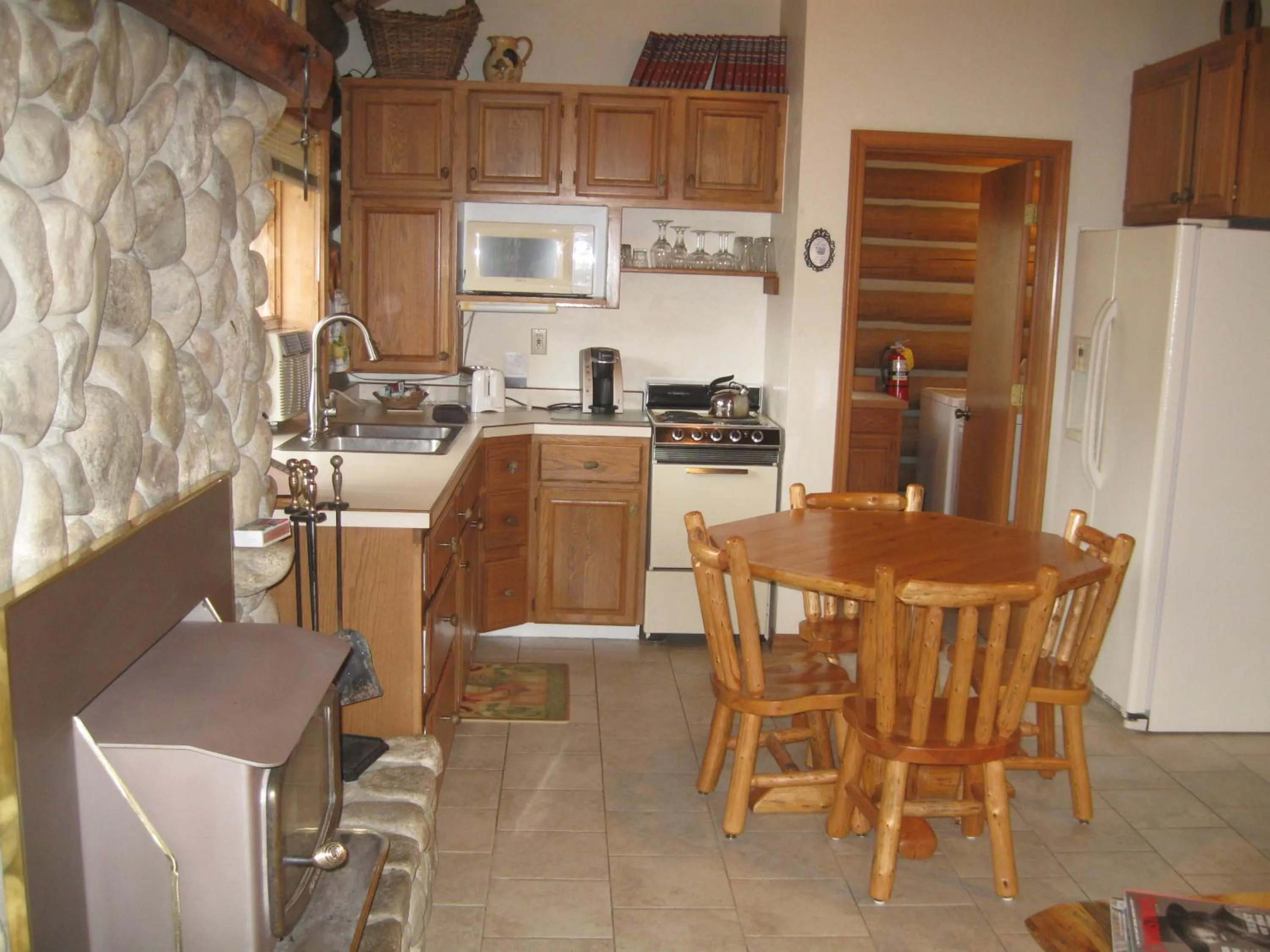Kitchen or kitchenette in Rye Creek Lodge