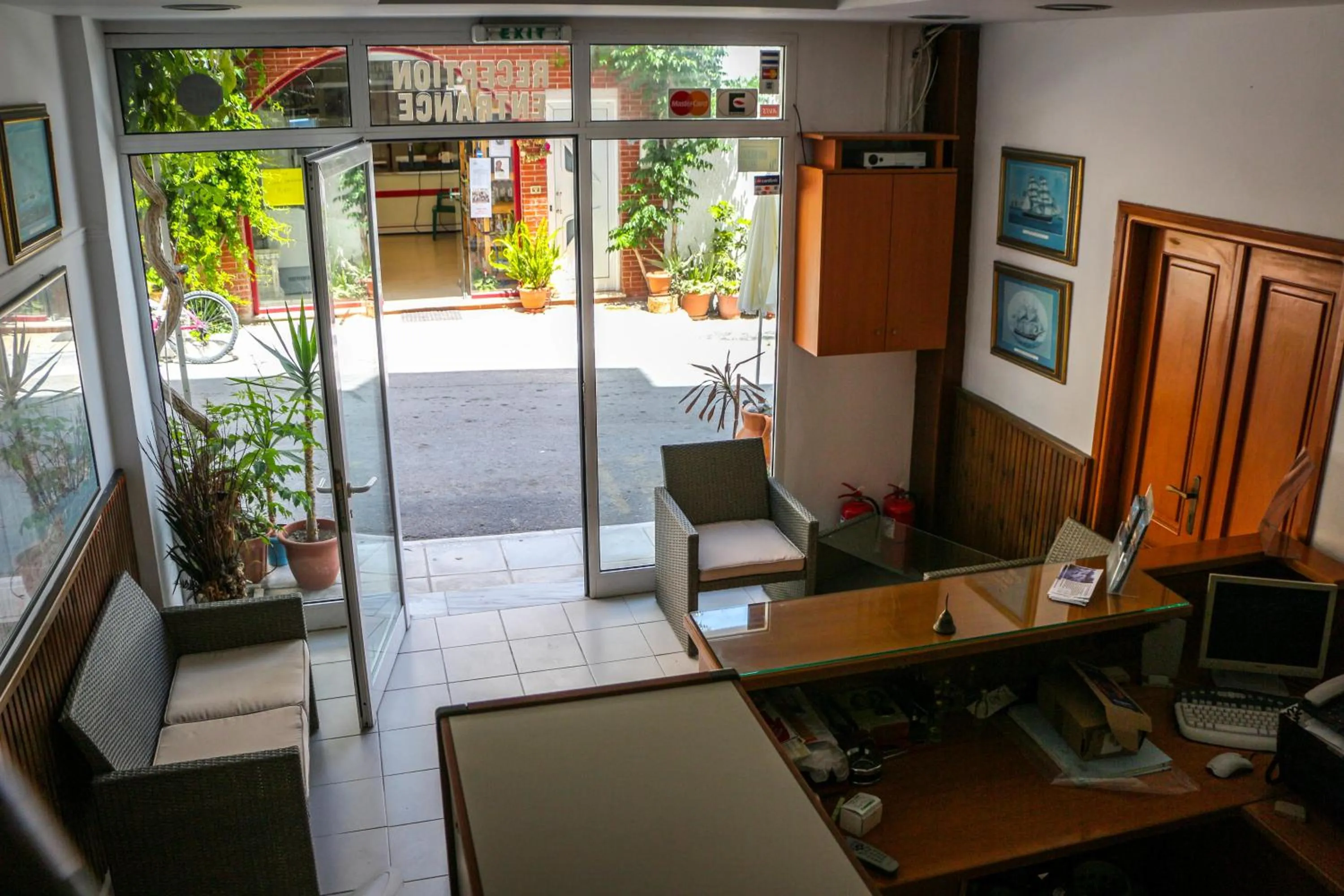 Lobby or reception in Mirtos Hotel