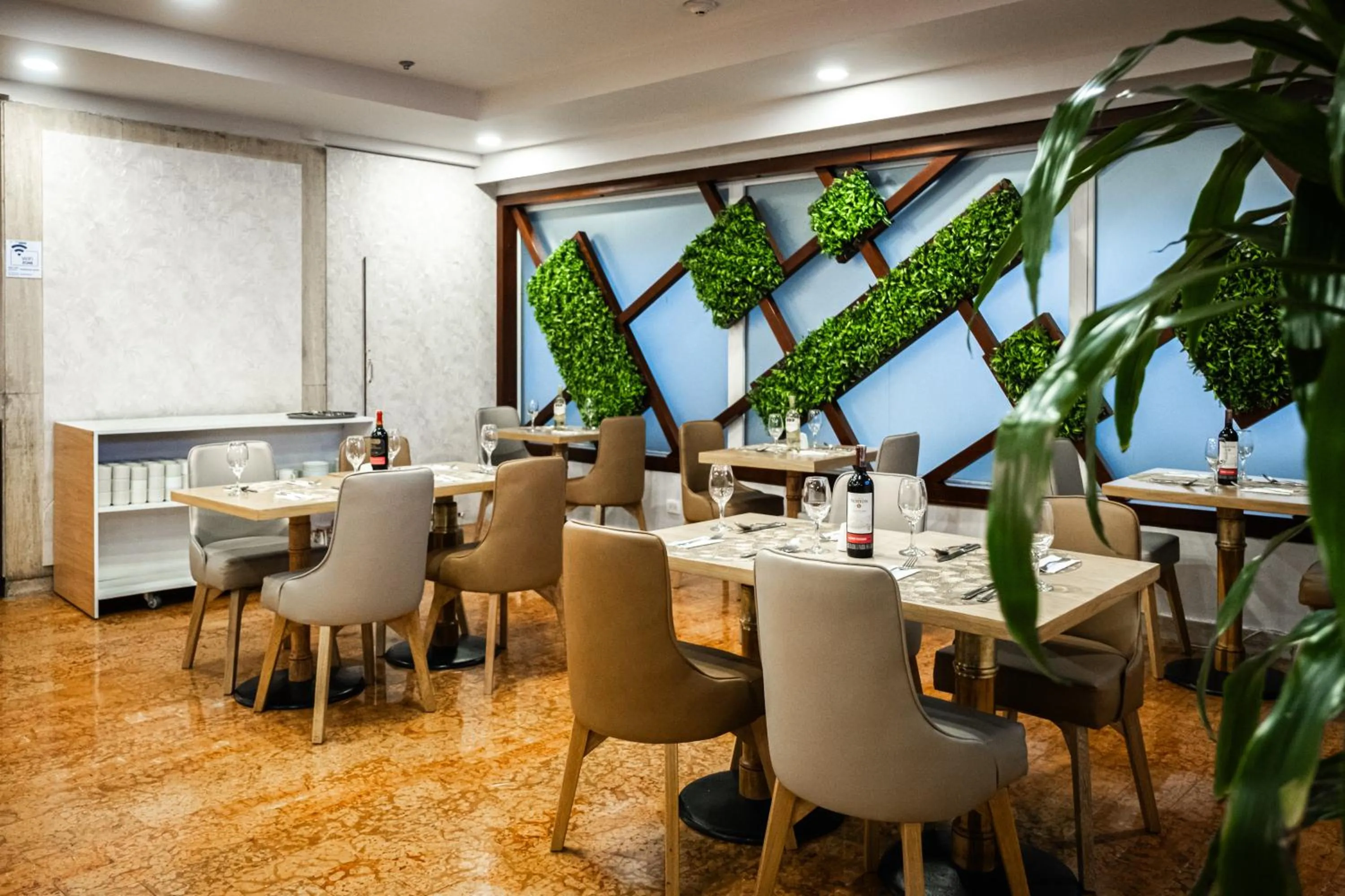 Restaurant/places to eat in Tequendama Suites Bogota