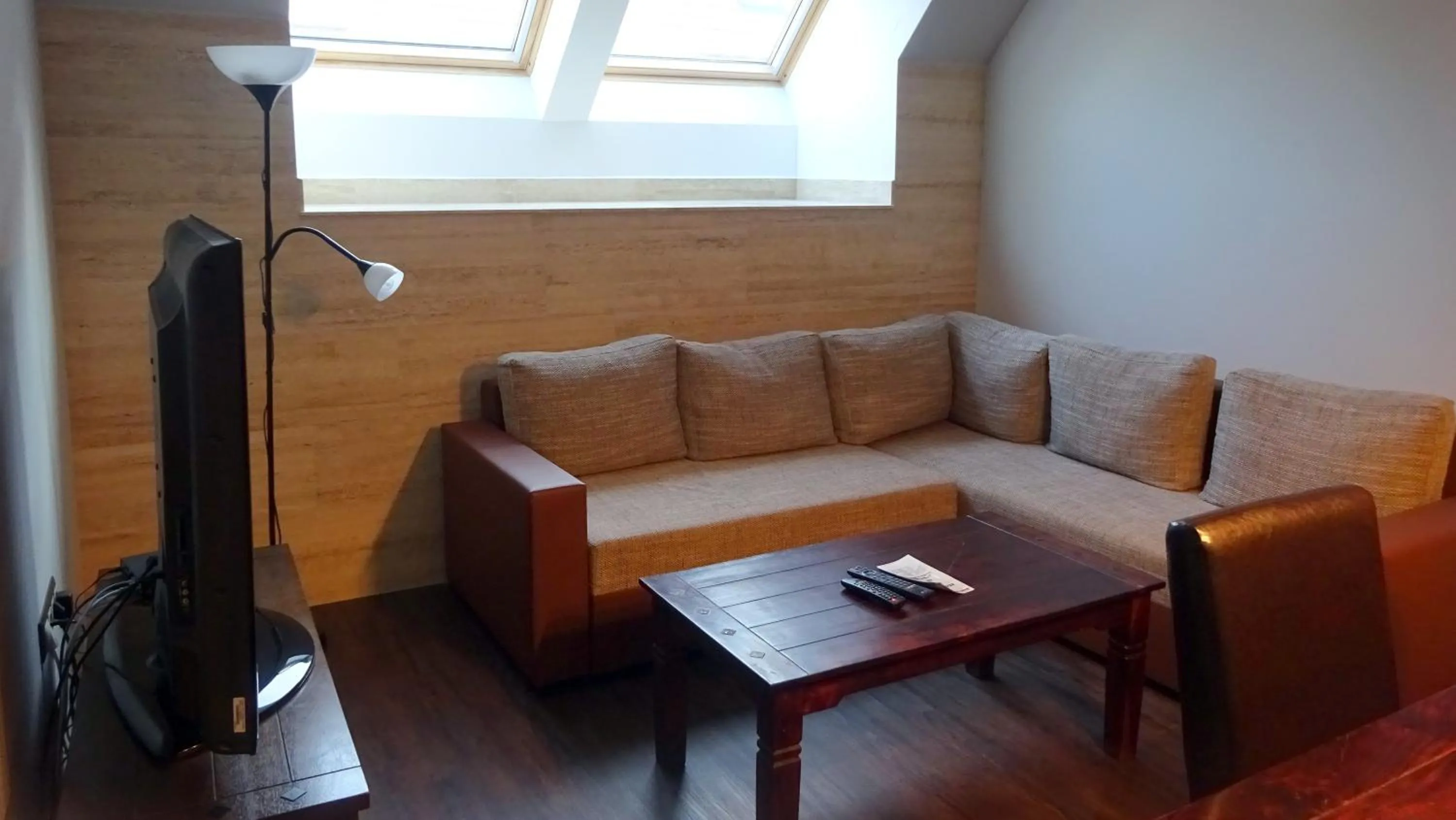 TV and multimedia in Corvin Point Rooms and Apartments