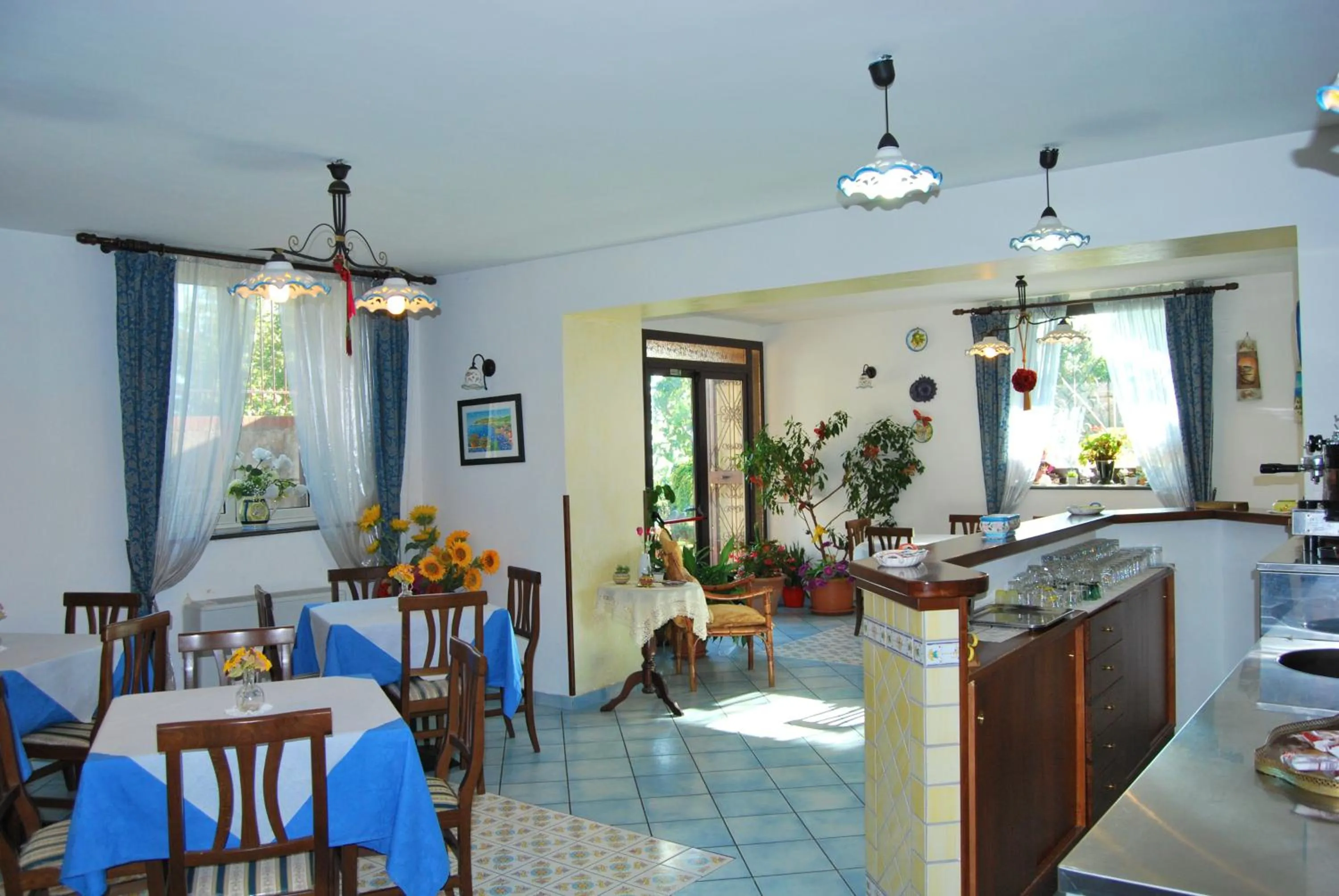 Restaurant/places to eat in Nido Degli Dei