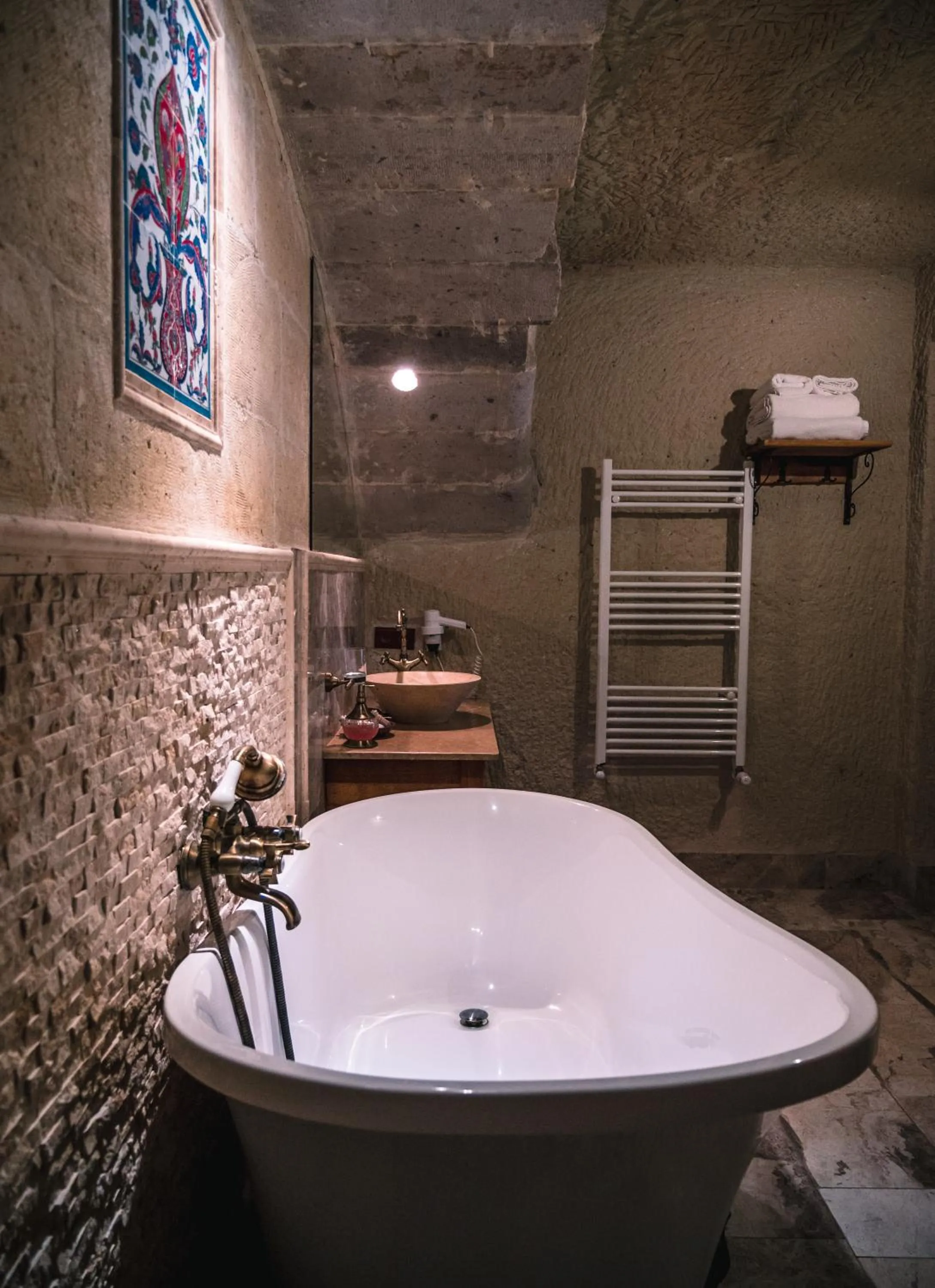 Bathroom in Seki Cave Suites
