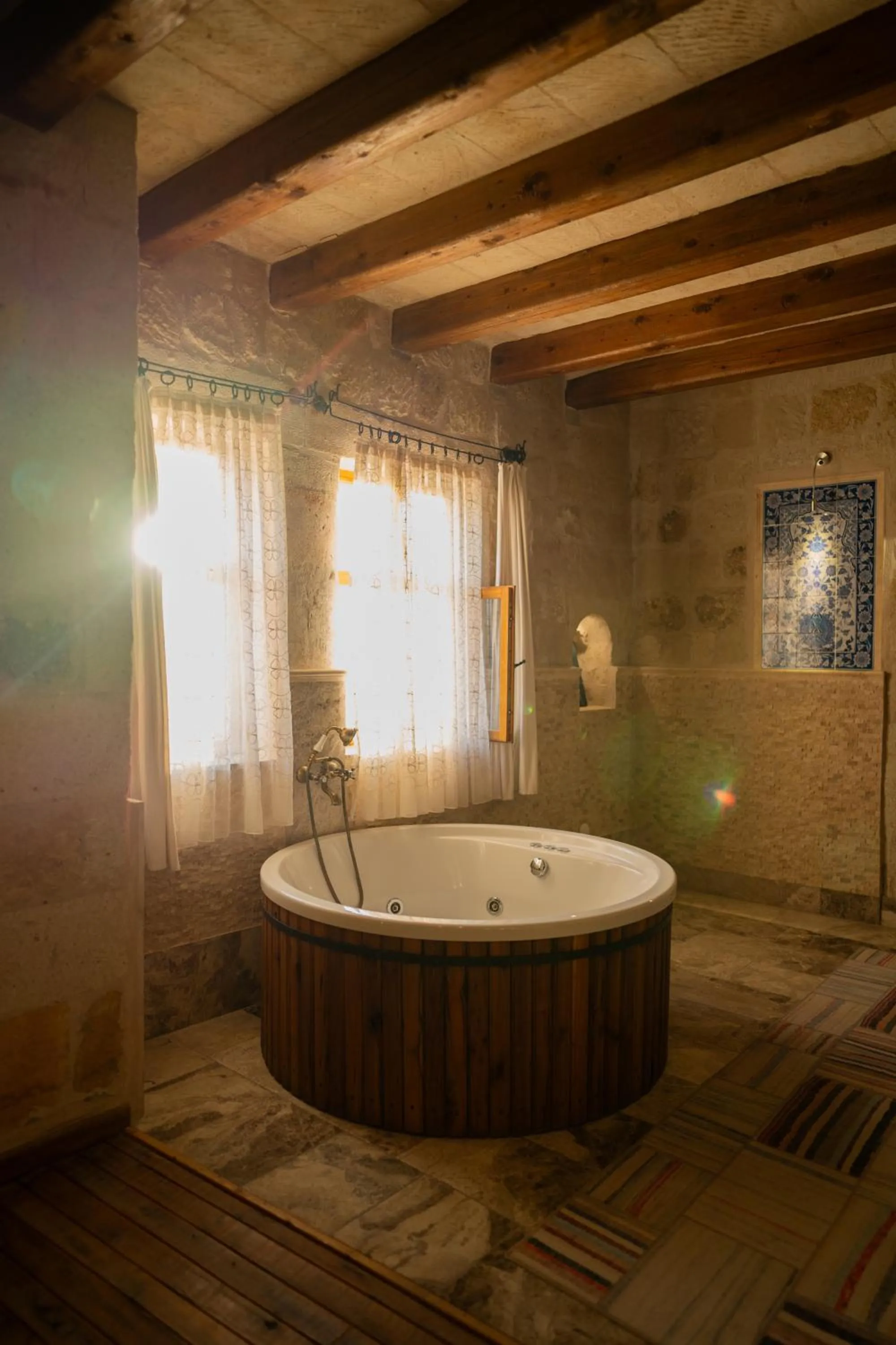 Hot Tub in Seki Cave Suites